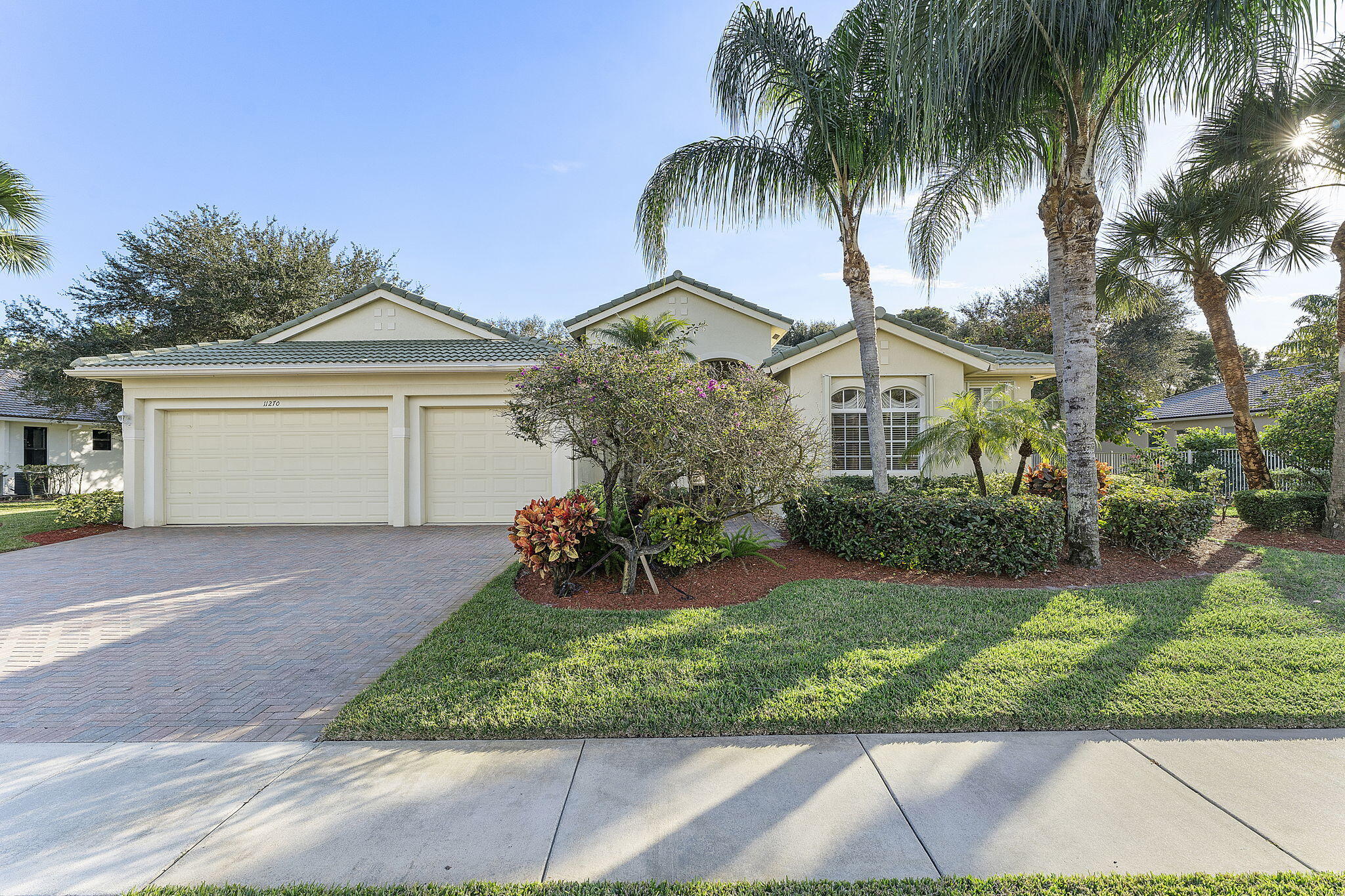 11270 Mainsail Court, Wellington, Palm Beach County, Florida - 5 Bedrooms  
3 Bathrooms - 