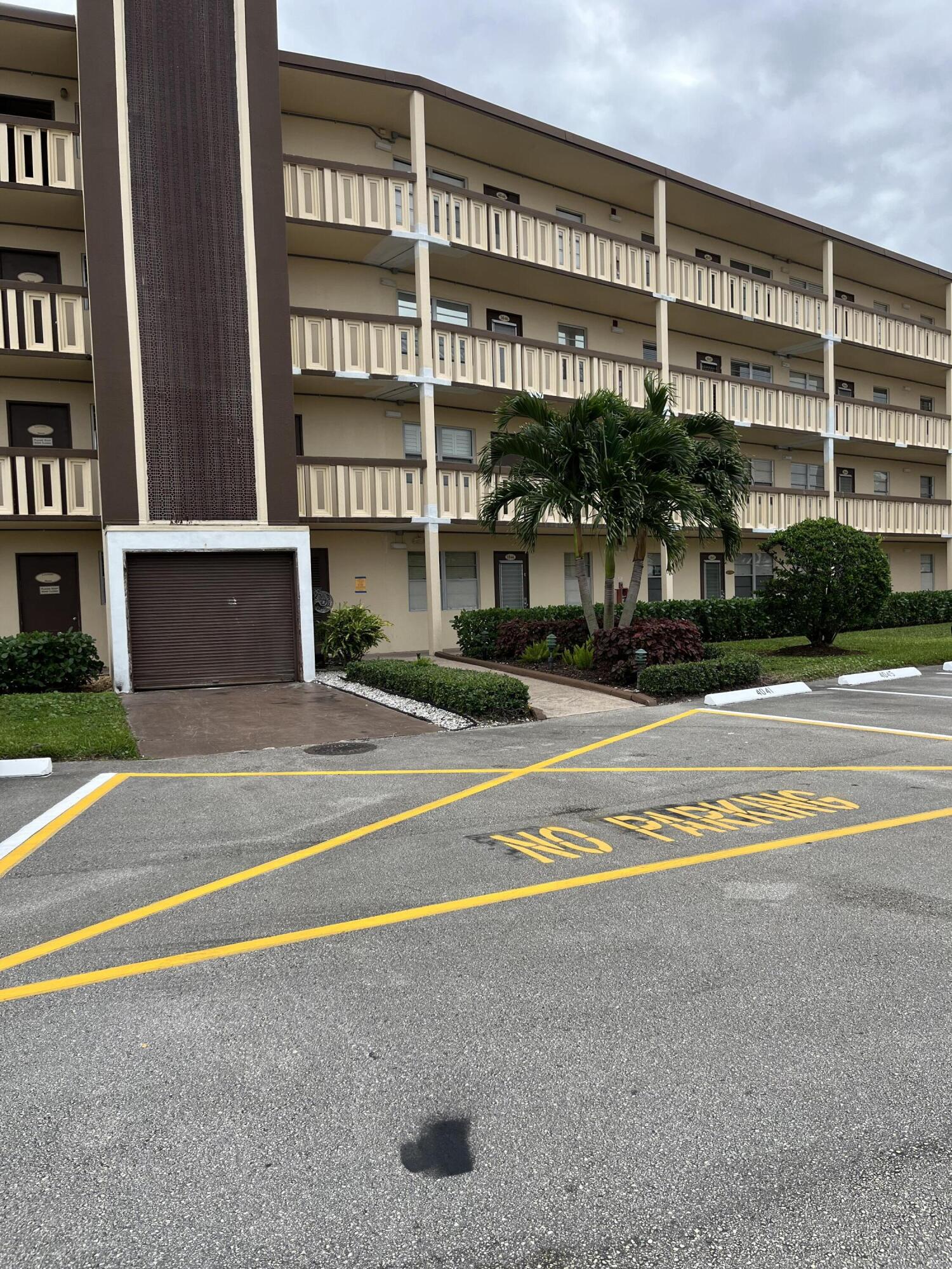 2045 Wolverton C, Boca Raton, Palm Beach County, Florida - 2 Bedrooms  
2 Bathrooms - 