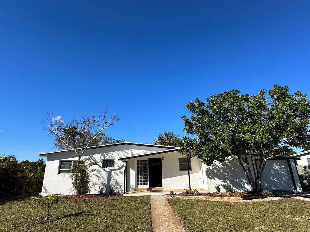 Photo of 874 Dolores Street, Sebastian, FL 32958 (MLS # RX-11065261)