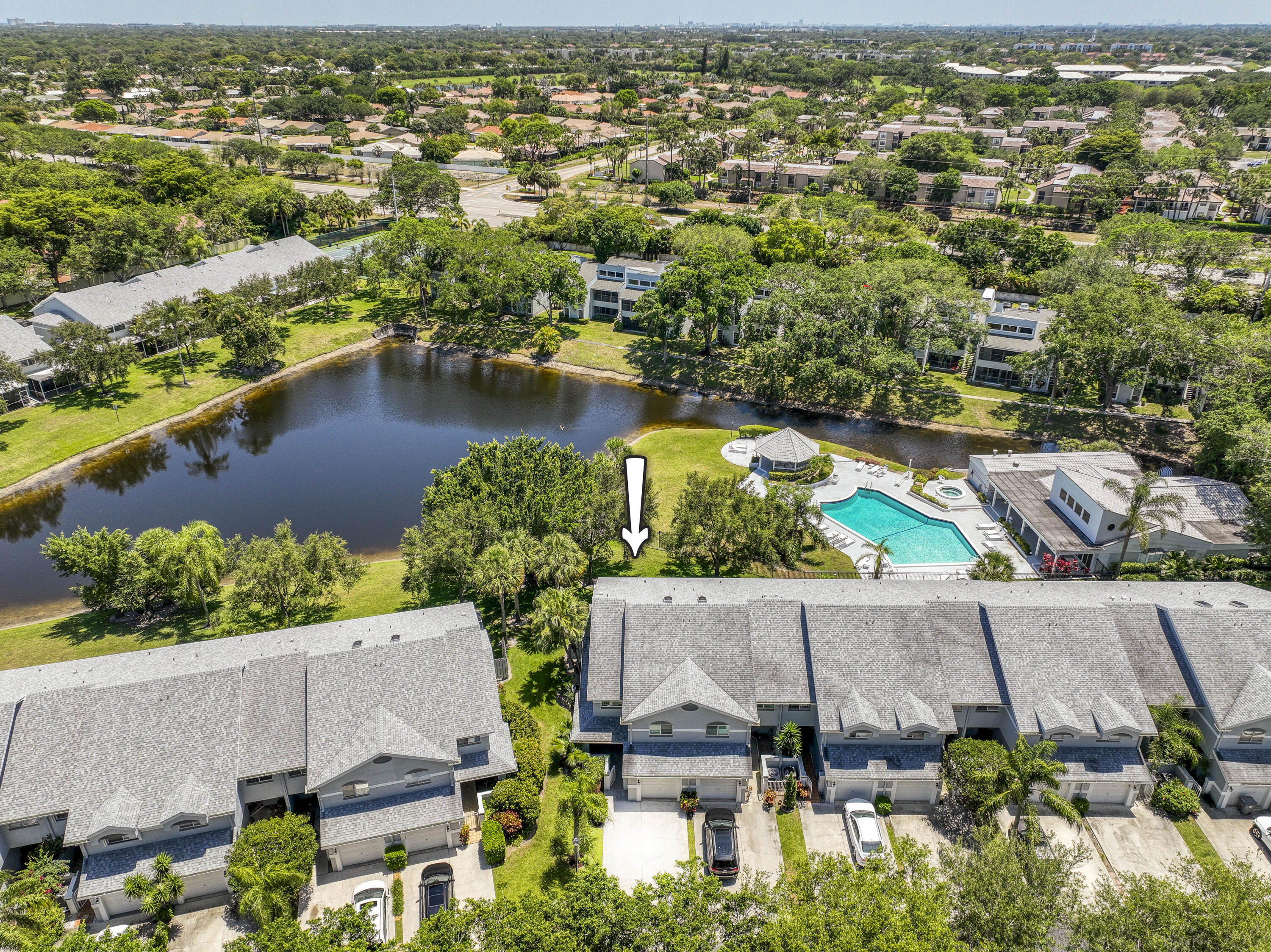 6021 Old Court Road 1101, Boca Raton, Palm Beach County, Florida - 3 Bedrooms  
2.5 Bathrooms - 