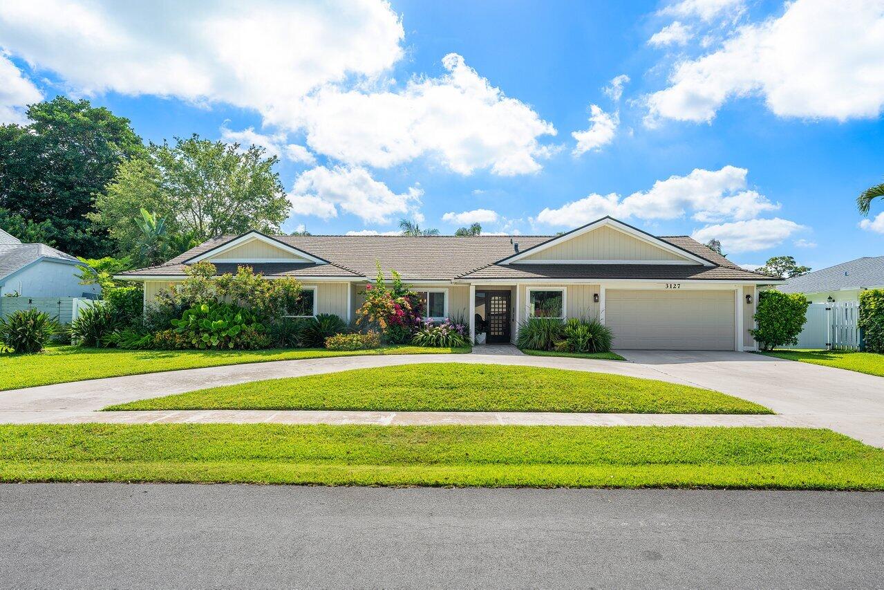 Property for Sale at 3127 Lakeview Drive, Delray Beach, Palm Beach County, Florida - Bedrooms: 3 
Bathrooms: 2.5  - $1,475,000
