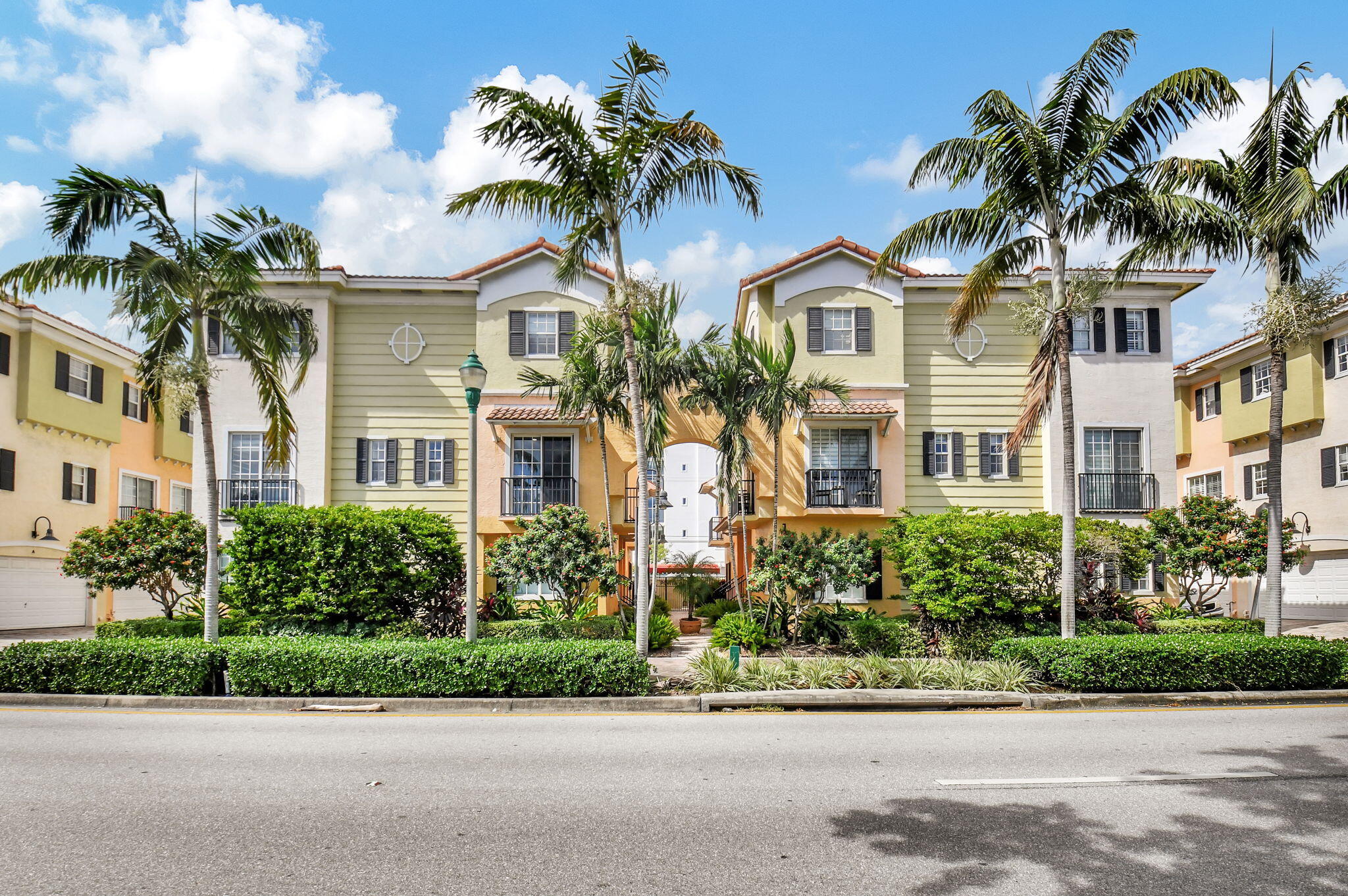 150 Ne 6th Avenue M, Delray Beach, Palm Beach County, Florida - 3 Bedrooms  
3.5 Bathrooms - 