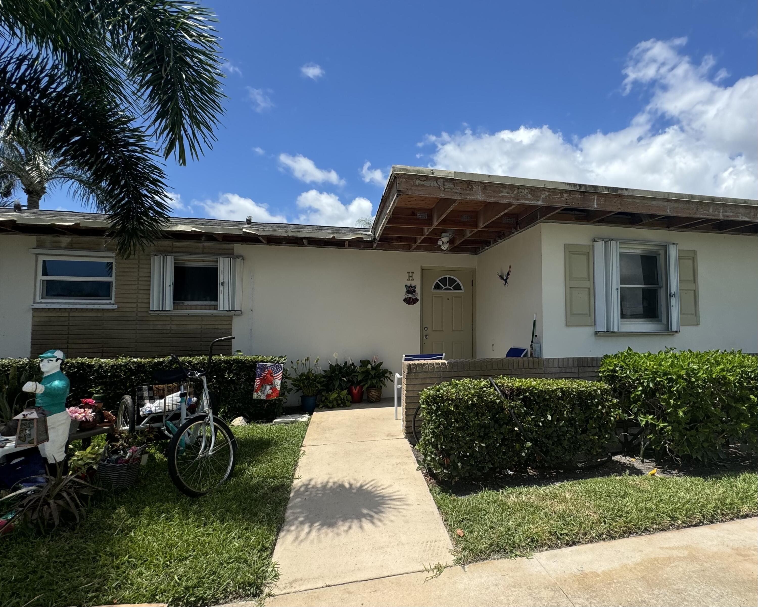 Property for Sale at 2834 Crosley Drive H, West Palm Beach, Palm Beach County, Florida - Bedrooms: 1 
Bathrooms: 1  - $85,000