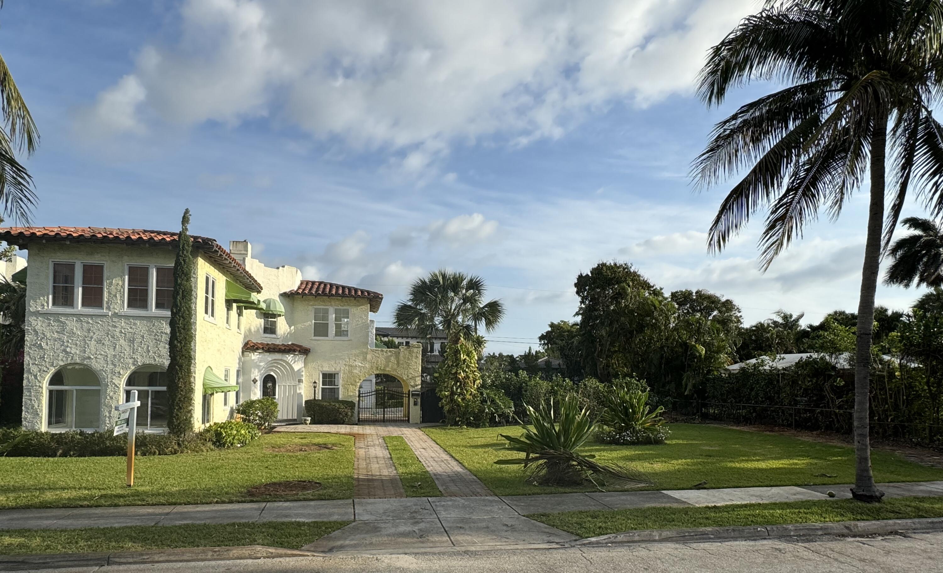 Property for Sale at 221 Monroe Drive, West Palm Beach, Palm Beach County, Florida - Bedrooms: 3 
Bathrooms: 3.5  - $2,599,999