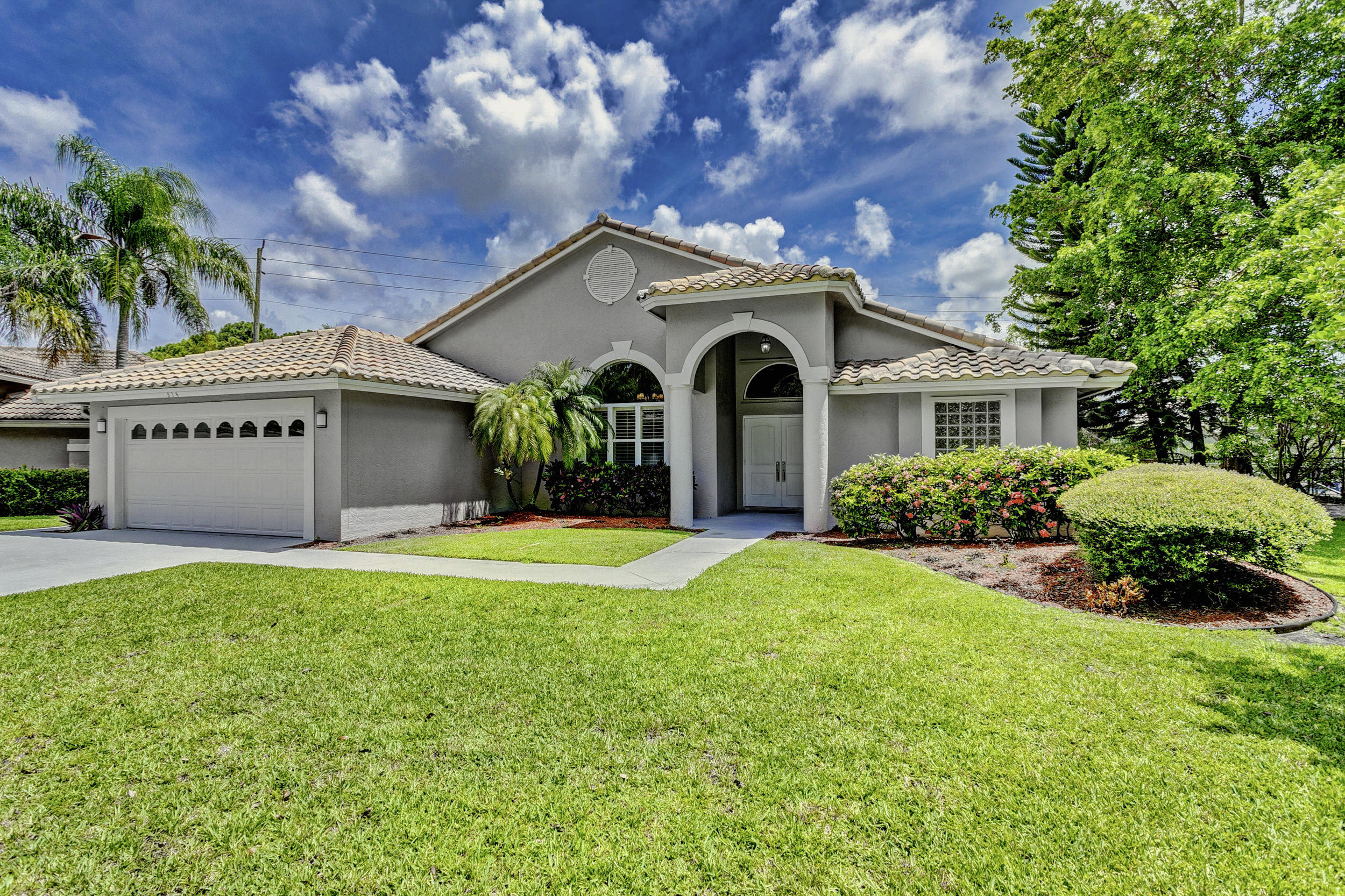 314 Hummingbird Point, Jupiter, Palm Beach County, Florida - 4 Bedrooms  
2.5 Bathrooms - 