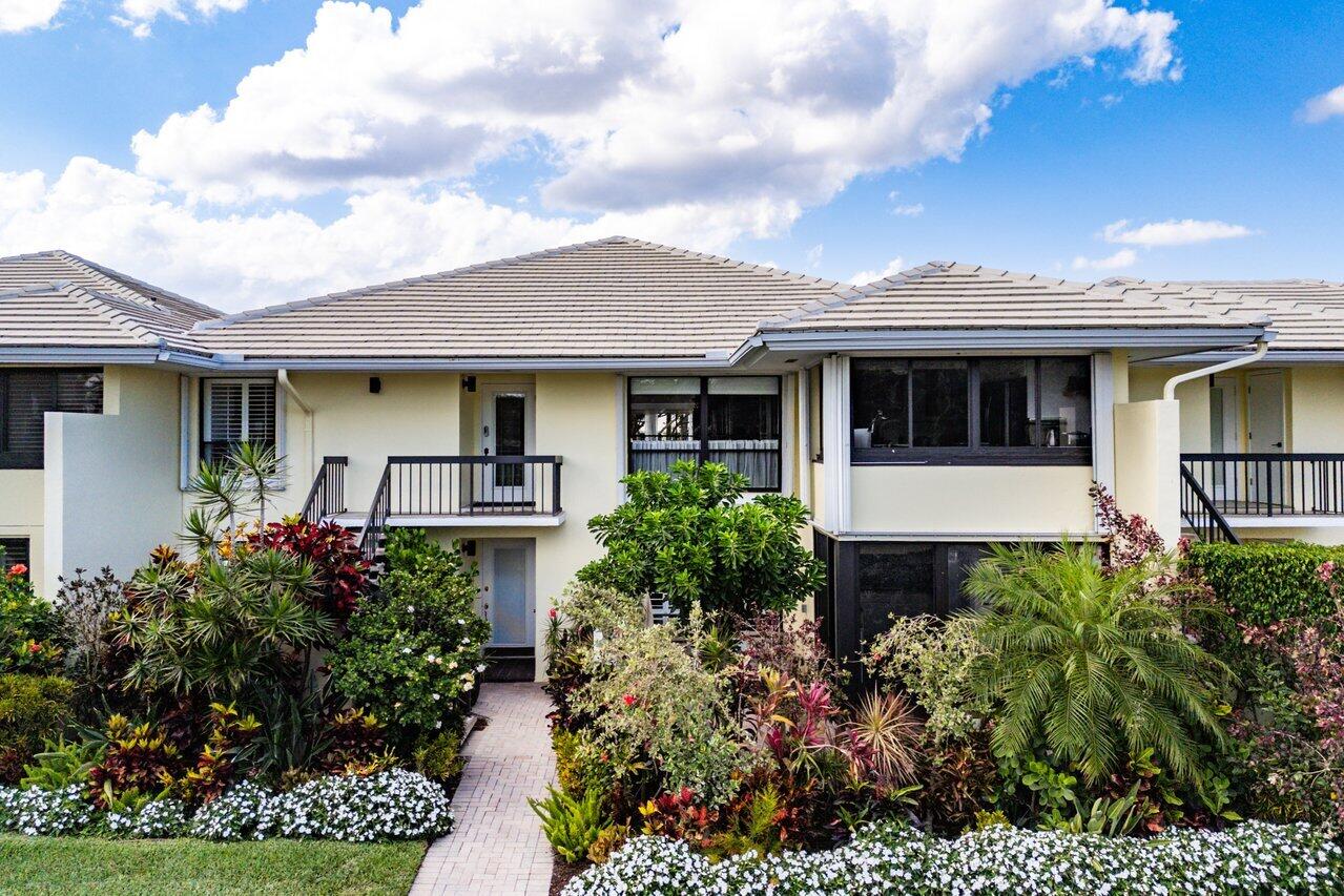 Property for Sale at 3679 Quail Ridge Drive Bobwhite B, Boynton Beach, Palm Beach County, Florida - Bedrooms: 3 
Bathrooms: 2  - $599,000