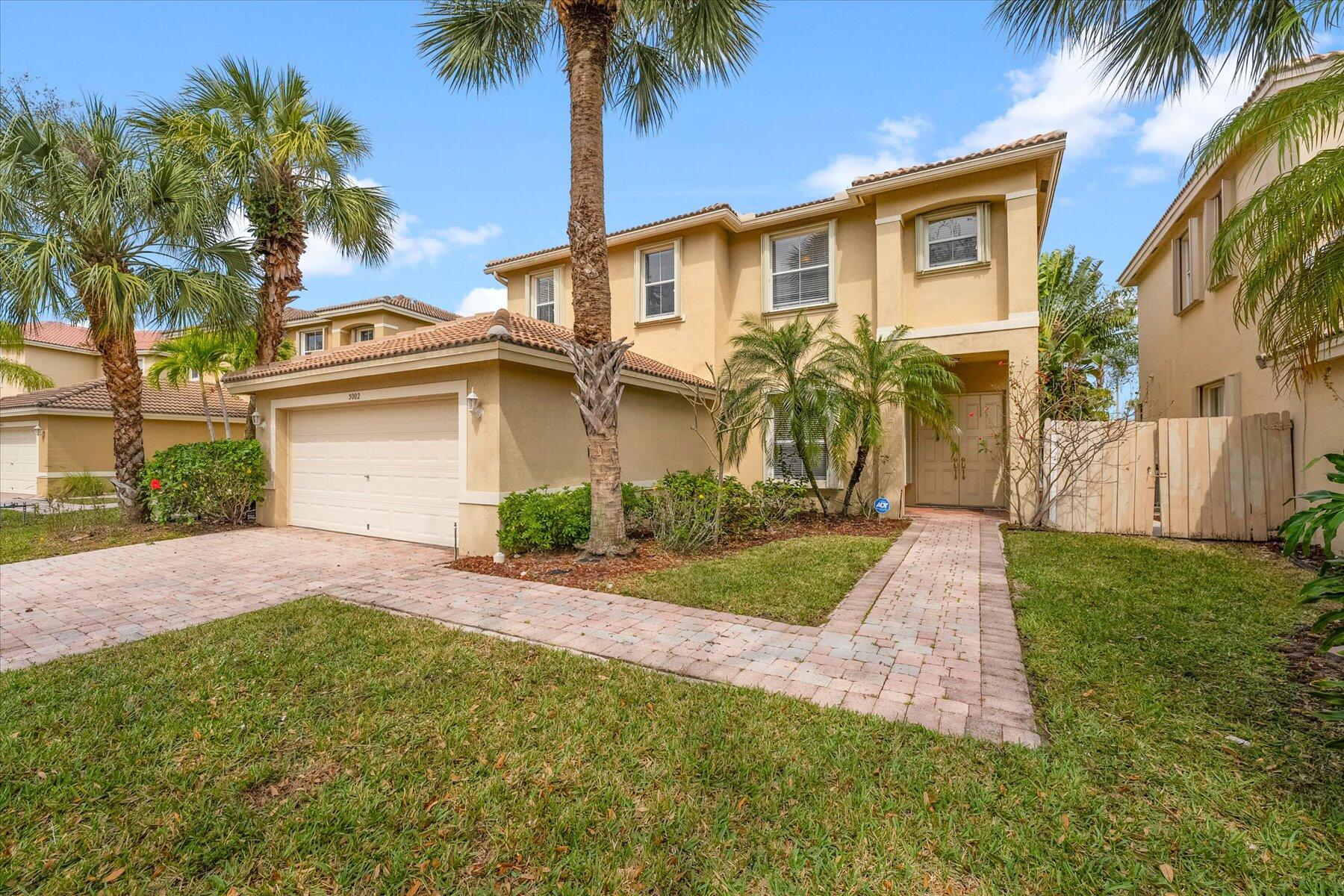 5002 Victoria Circle, West Palm Beach, Palm Beach County, Florida - 5 Bedrooms  
3.5 Bathrooms - 