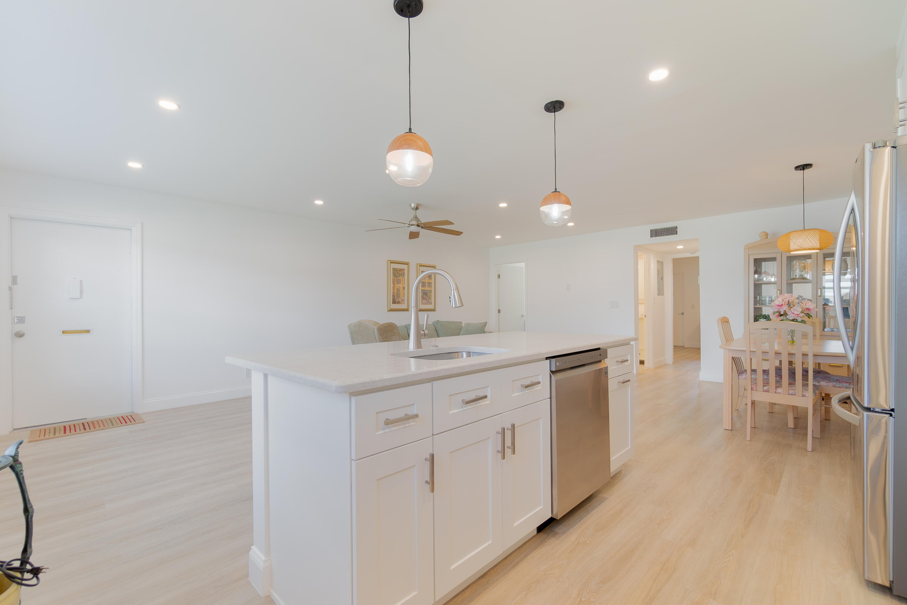 Property for Sale at 955 Circle Drive B, Delray Beach, Palm Beach County, Florida - Bedrooms: 1 
Bathrooms: 1.5  - $175,000