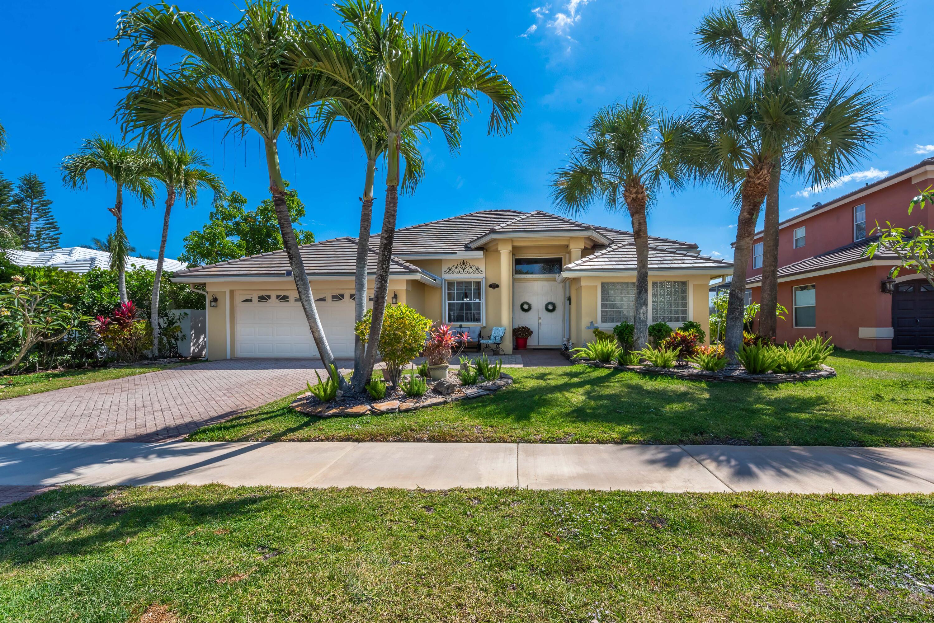 Property for Sale at 1860 Corsica Drive, Wellington, Palm Beach County, Florida - Bedrooms: 4 
Bathrooms: 3  - $799,000