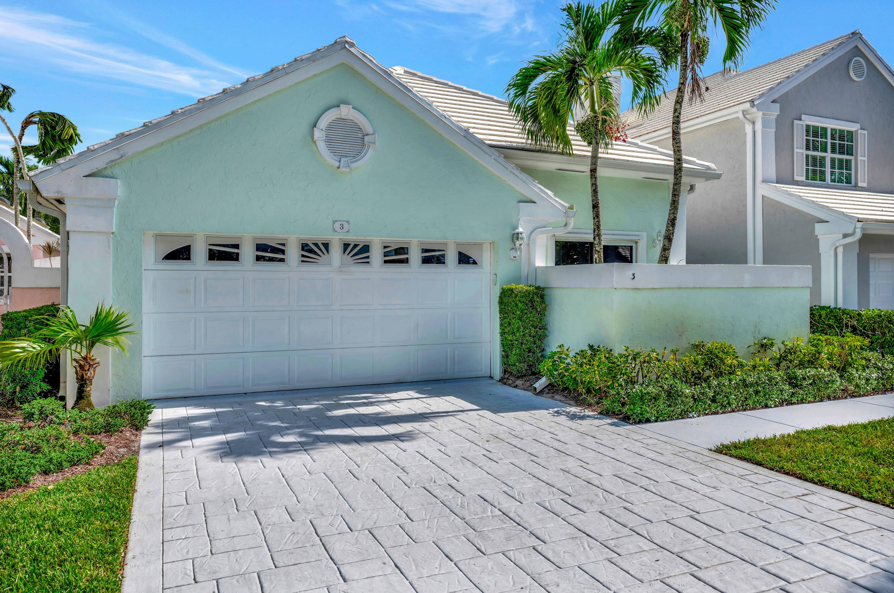 3 Dorchester Circle, Palm Beach Gardens, Palm Beach County, Florida - 3 Bedrooms  
2 Bathrooms - 