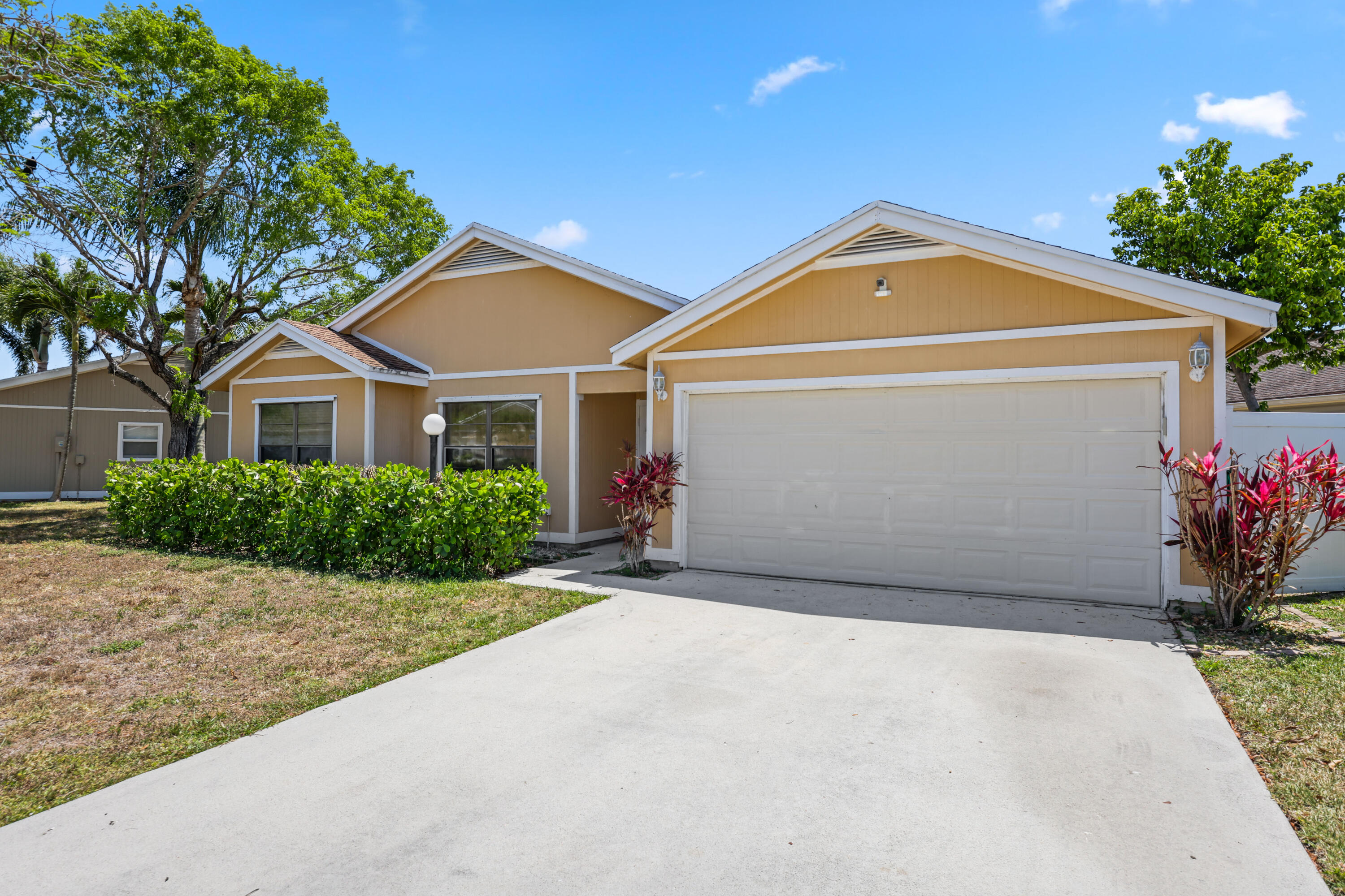 Property for Sale at 4070 Clearview Terrace, West Palm Beach, Palm Beach County, Florida - Bedrooms: 3 
Bathrooms: 2  - $500,000