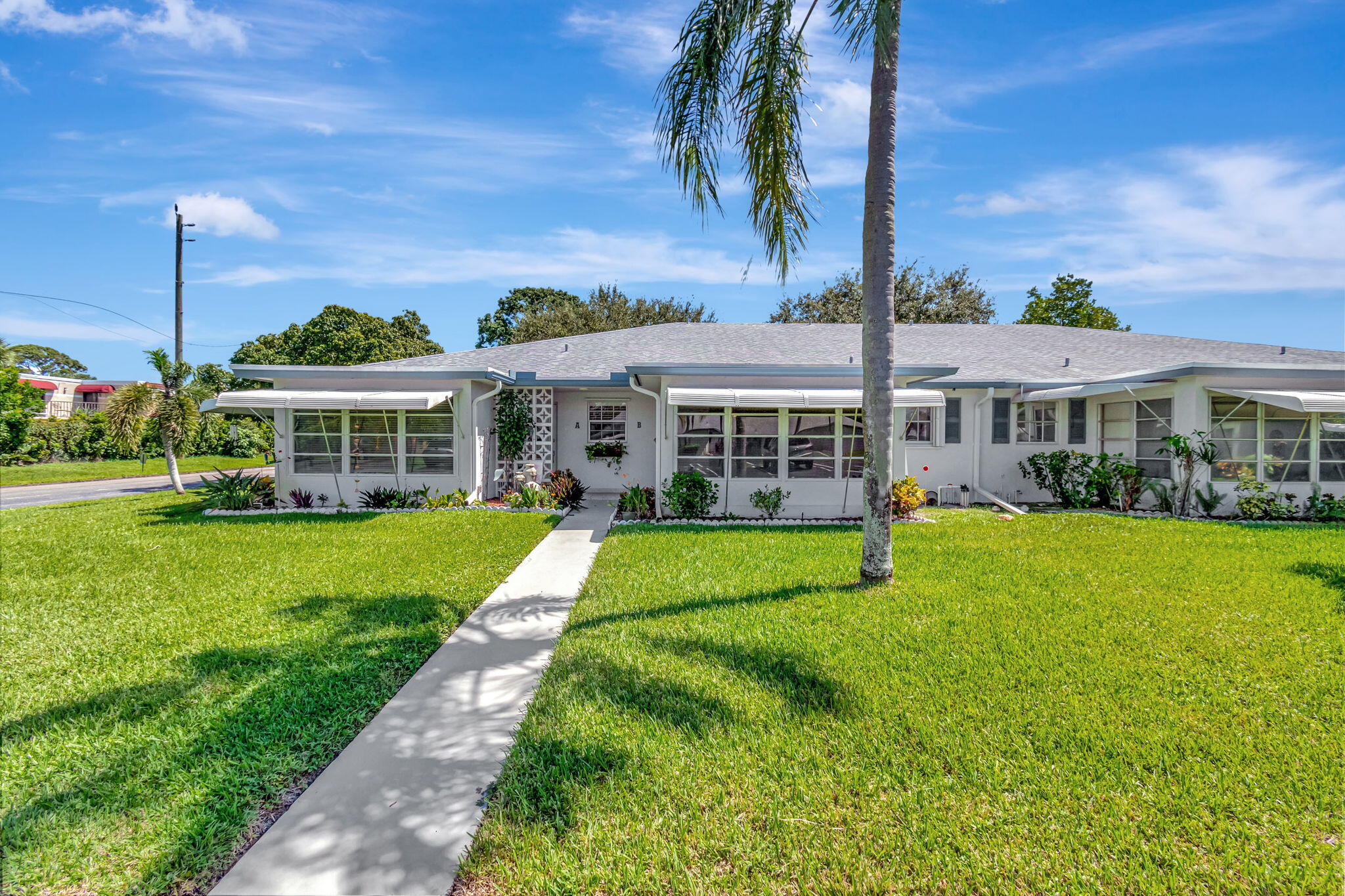 Property for Sale at 1062 North Drive B, Delray Beach, Palm Beach County, Florida - Bedrooms: 1 
Bathrooms: 2  - $152,900