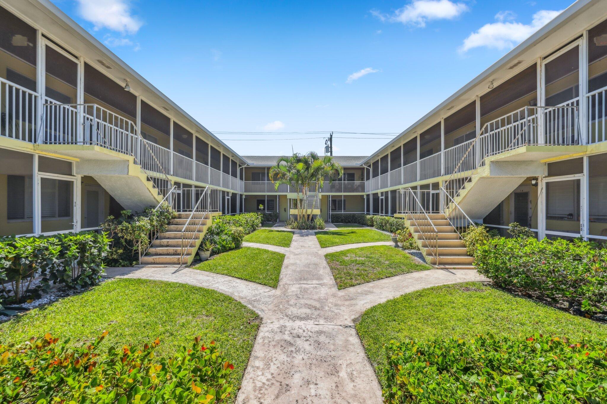 Property for Sale at 520 Ne 7th Avenue 2E, Delray Beach, Palm Beach County, Florida - Bedrooms: 2 
Bathrooms: 2  - $375,000