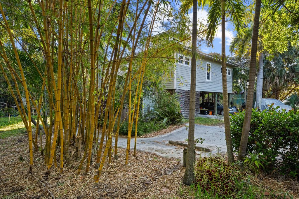 Photo of 201 SW 6th Street, Stuart, FL 34994 (MLS # RX-11104021)