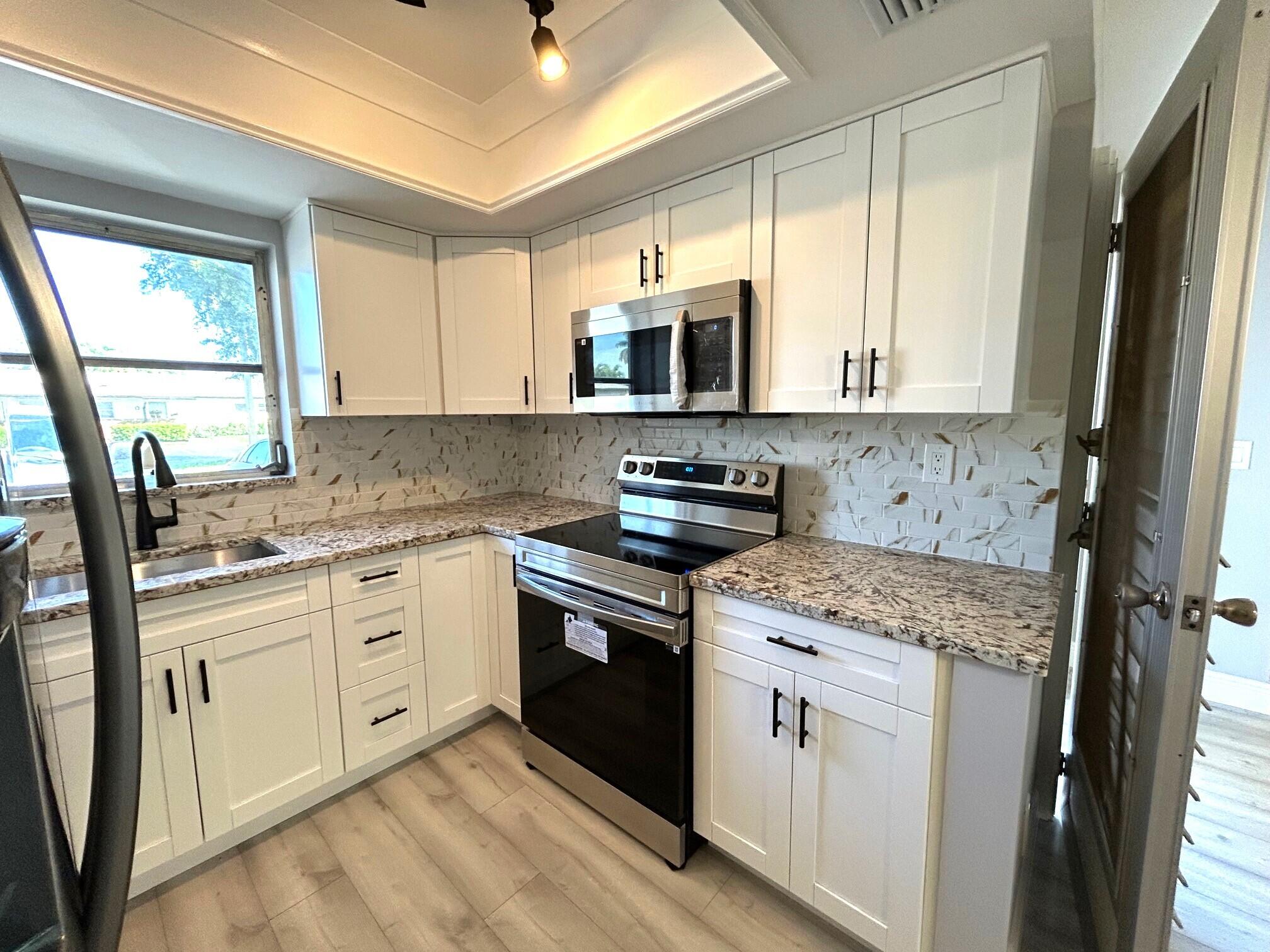 2810 Ashley Drive D, West Palm Beach, Palm Beach County, Florida - 1 Bedrooms  
1 Bathrooms - 