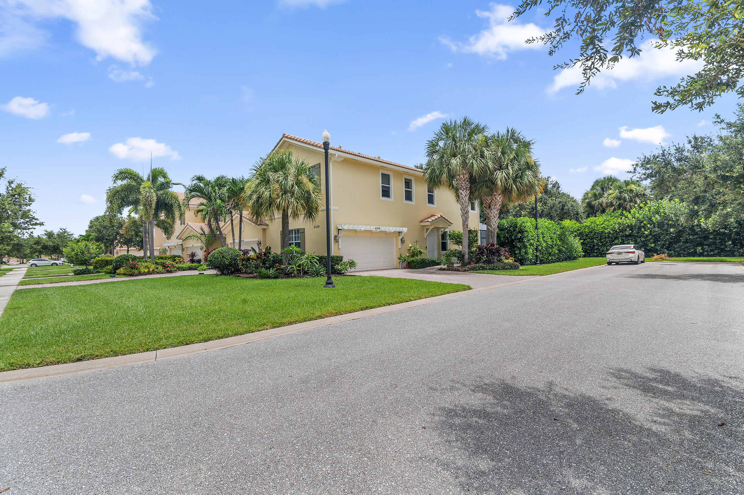 4559 Cadiz Circle, Palm Beach Gardens, Palm Beach County, Florida - 3 Bedrooms  
2.5 Bathrooms - 