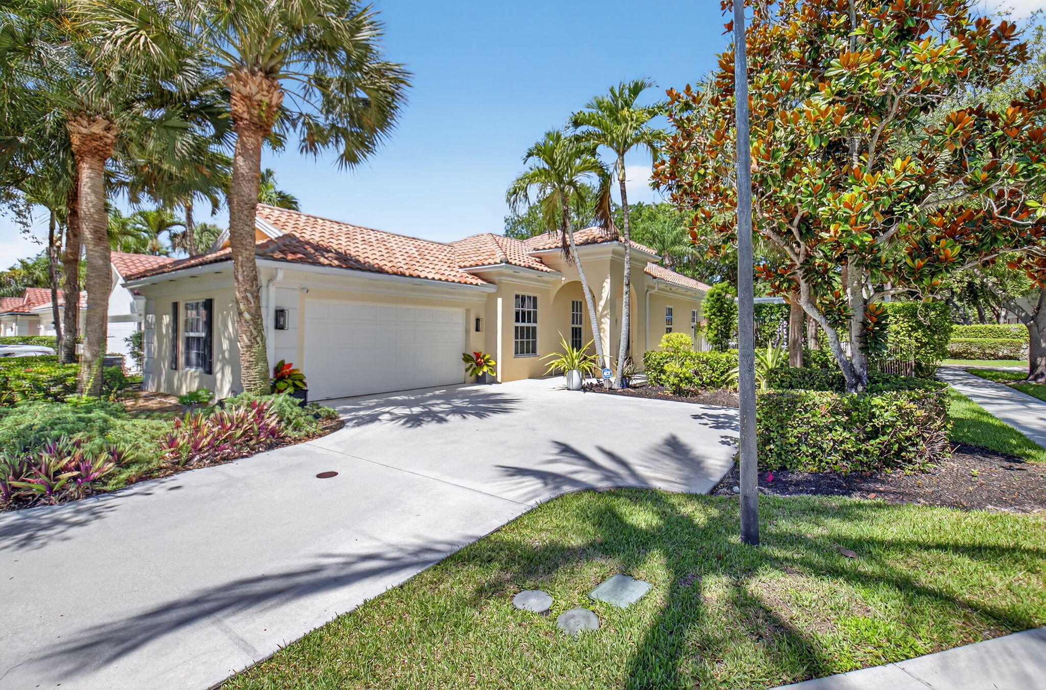 Property for Sale at 2002 Valencia Drive, Delray Beach, Palm Beach County, Florida - Bedrooms: 3 
Bathrooms: 2  - $679,000