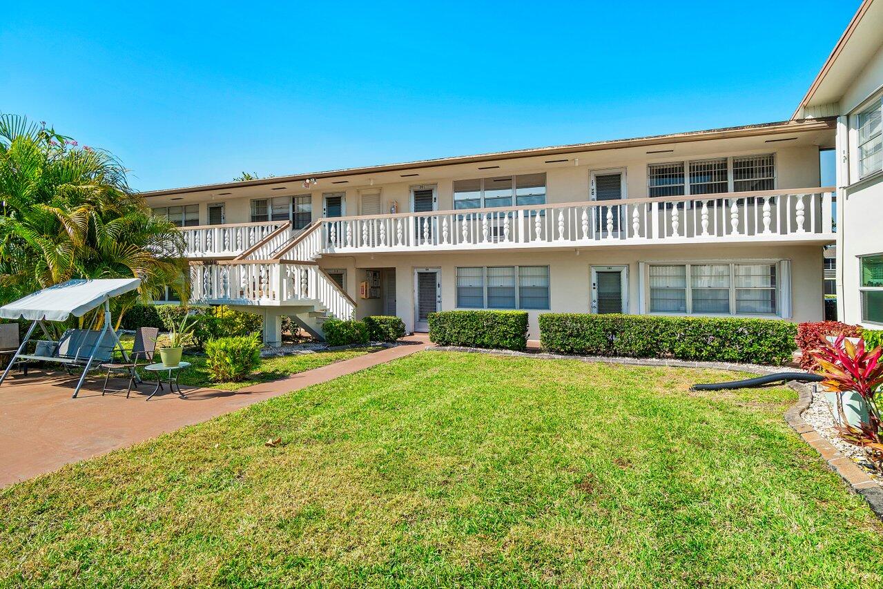 Property for Sale at 202 Windsor I, West Palm Beach, Palm Beach County, Florida - Bedrooms: 1 
Bathrooms: 1.5  - $92,000