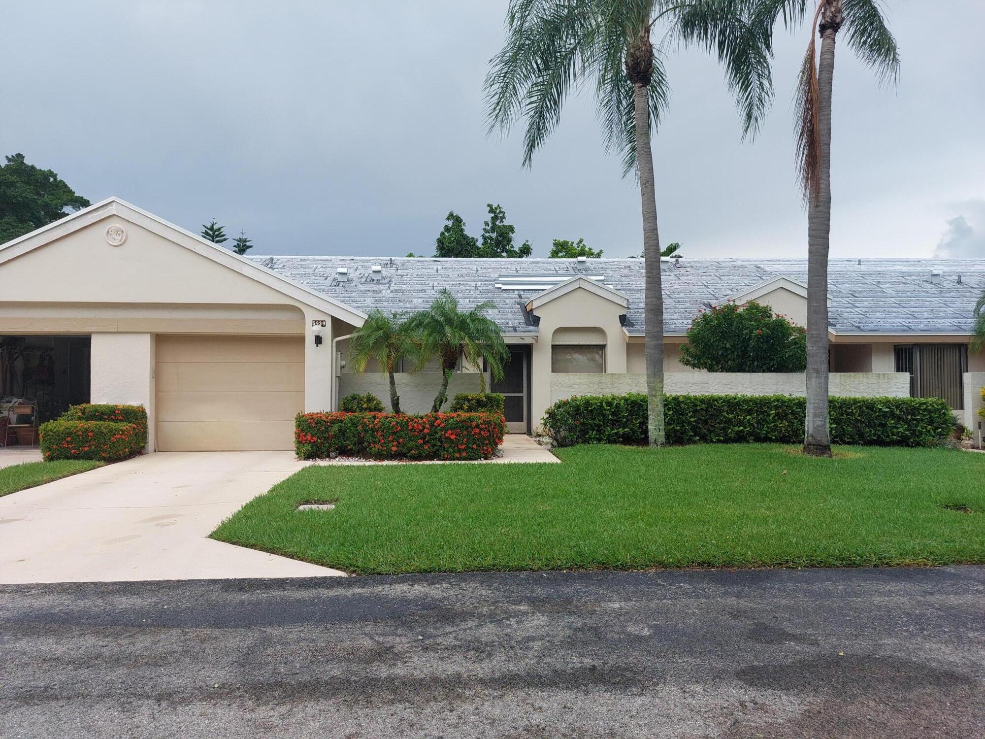 Property for Sale at 5939 Parkwalk Circle, Boynton Beach, Palm Beach County, Florida - Bedrooms: 2 
Bathrooms: 2  - $295,000