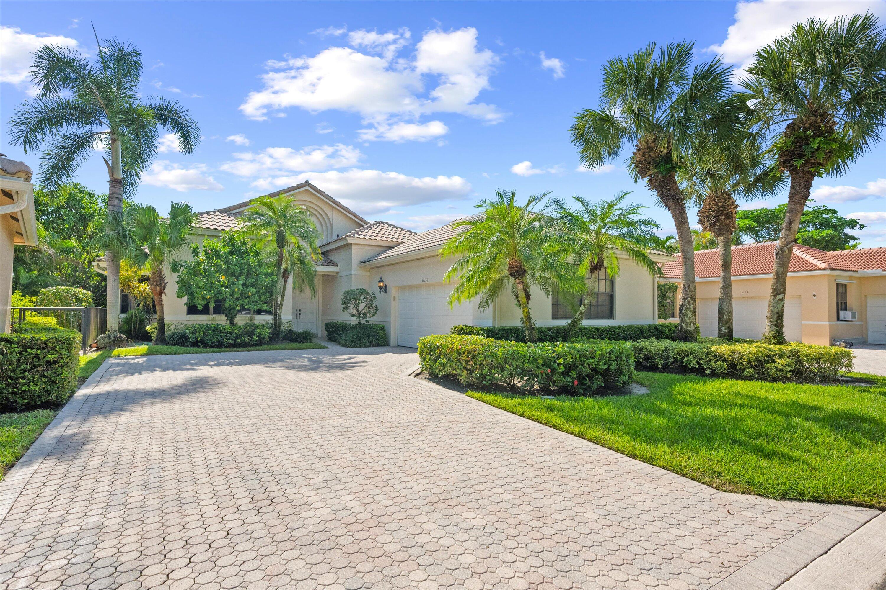 Property for Sale at 10150 Dover Carriage Lane, Lake Worth, Palm Beach County, Florida - Bedrooms: 3 
Bathrooms: 3  - $399,000