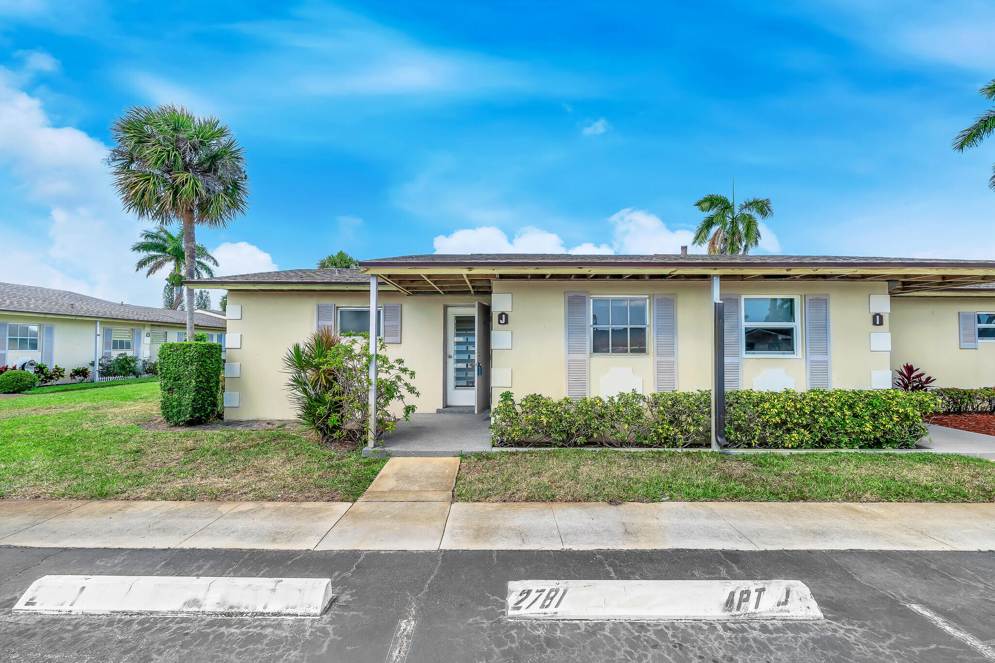 2771 Ashley Drive J, West Palm Beach, Palm Beach County, Florida - 1 Bedrooms  
1.5 Bathrooms - 
