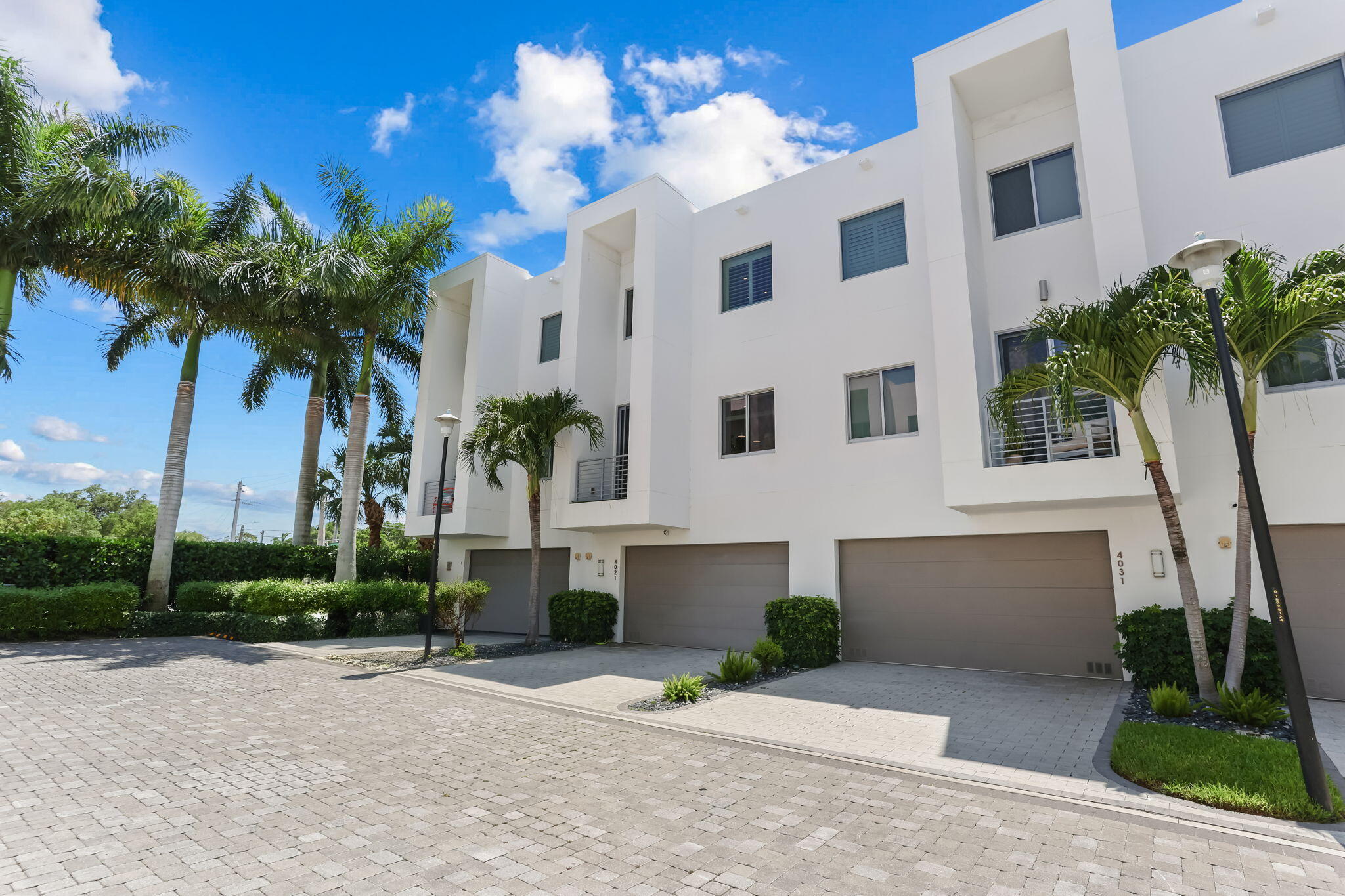 4021 Nw 18th Way, Boca Raton, Palm Beach County, Florida - 3 Bedrooms  
3.5 Bathrooms - 
