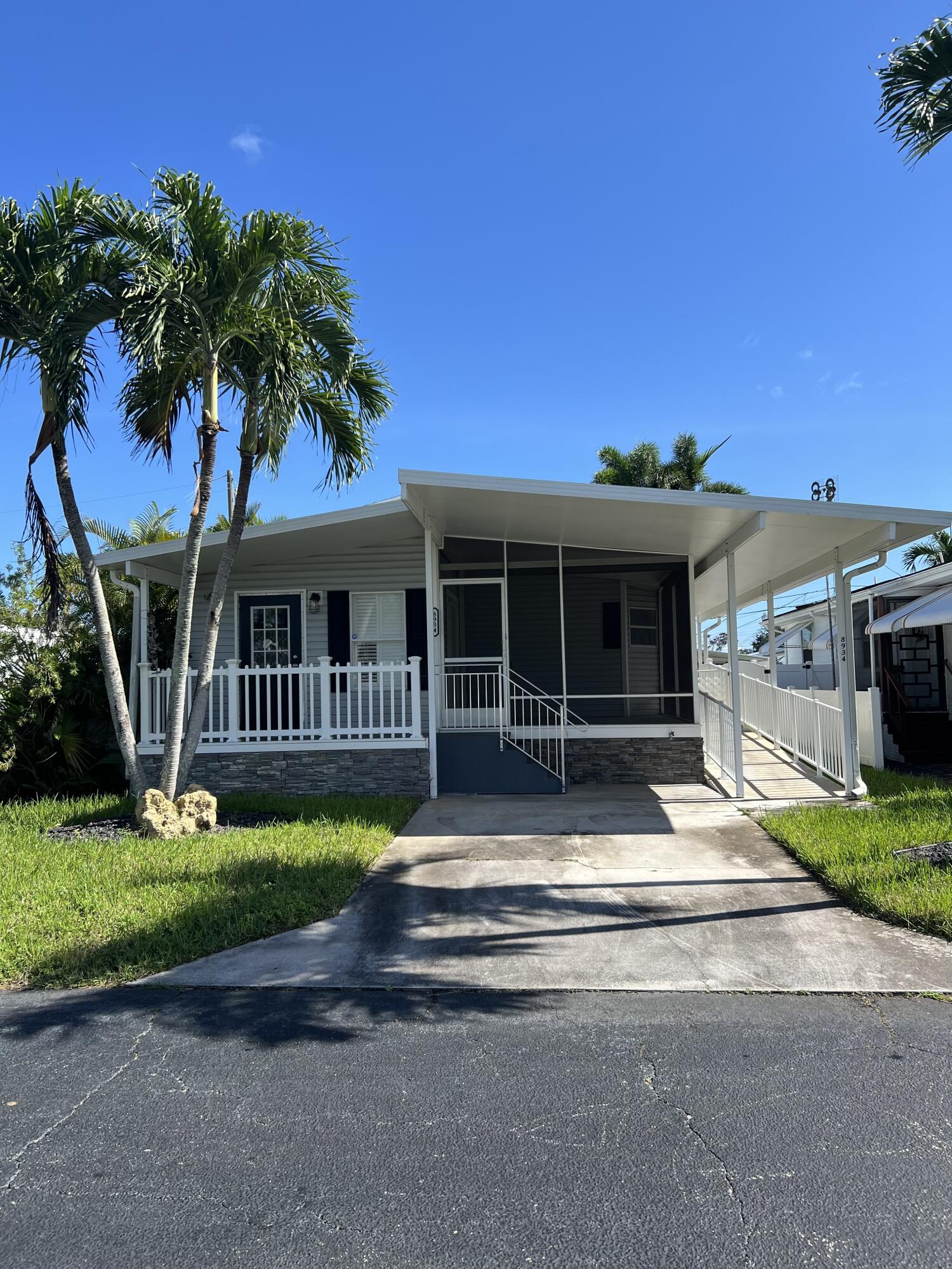 8934 W Shady Lane, Boynton Beach, Palm Beach County, Florida - 2 Bedrooms  
1.5 Bathrooms - 