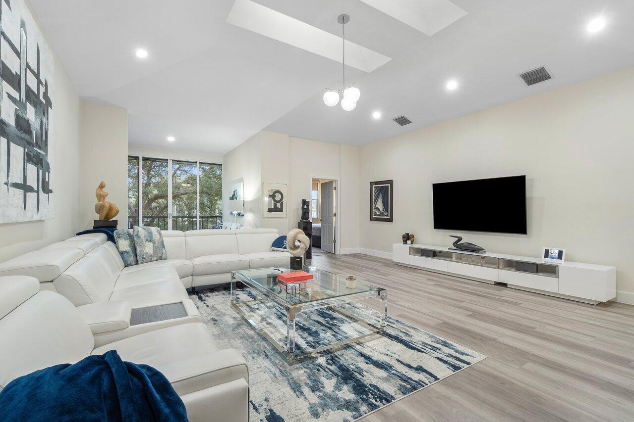 Property for Sale at 5083 Lake Catalina Drive B, Boca Raton, Palm Beach County, Florida - Bedrooms: 3 
Bathrooms: 2  - $599,000