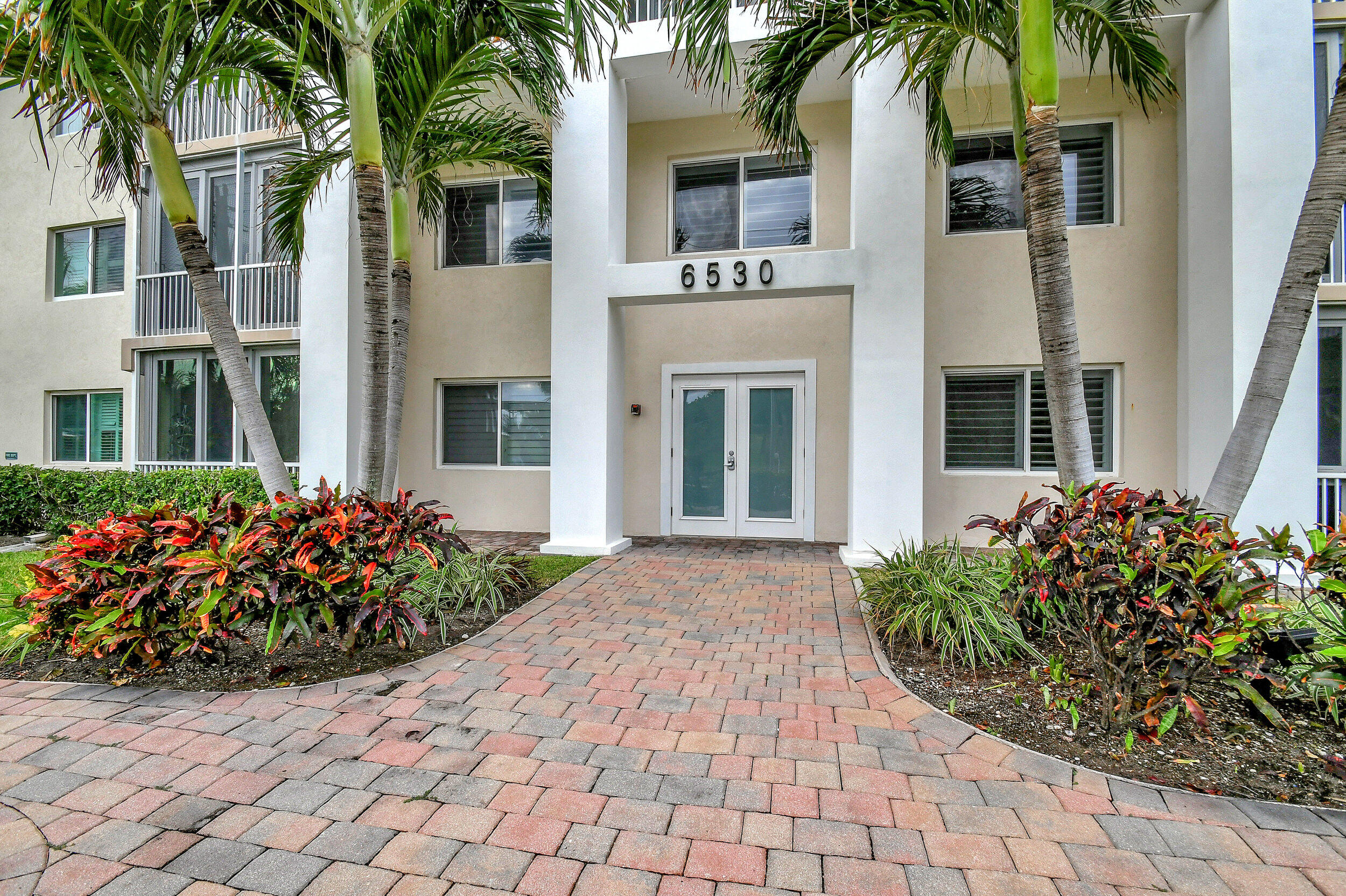 6530 N Ocean Boulevard 205, Ocean Ridge, Palm Beach County, Florida - 2 Bedrooms  
2 Bathrooms - 