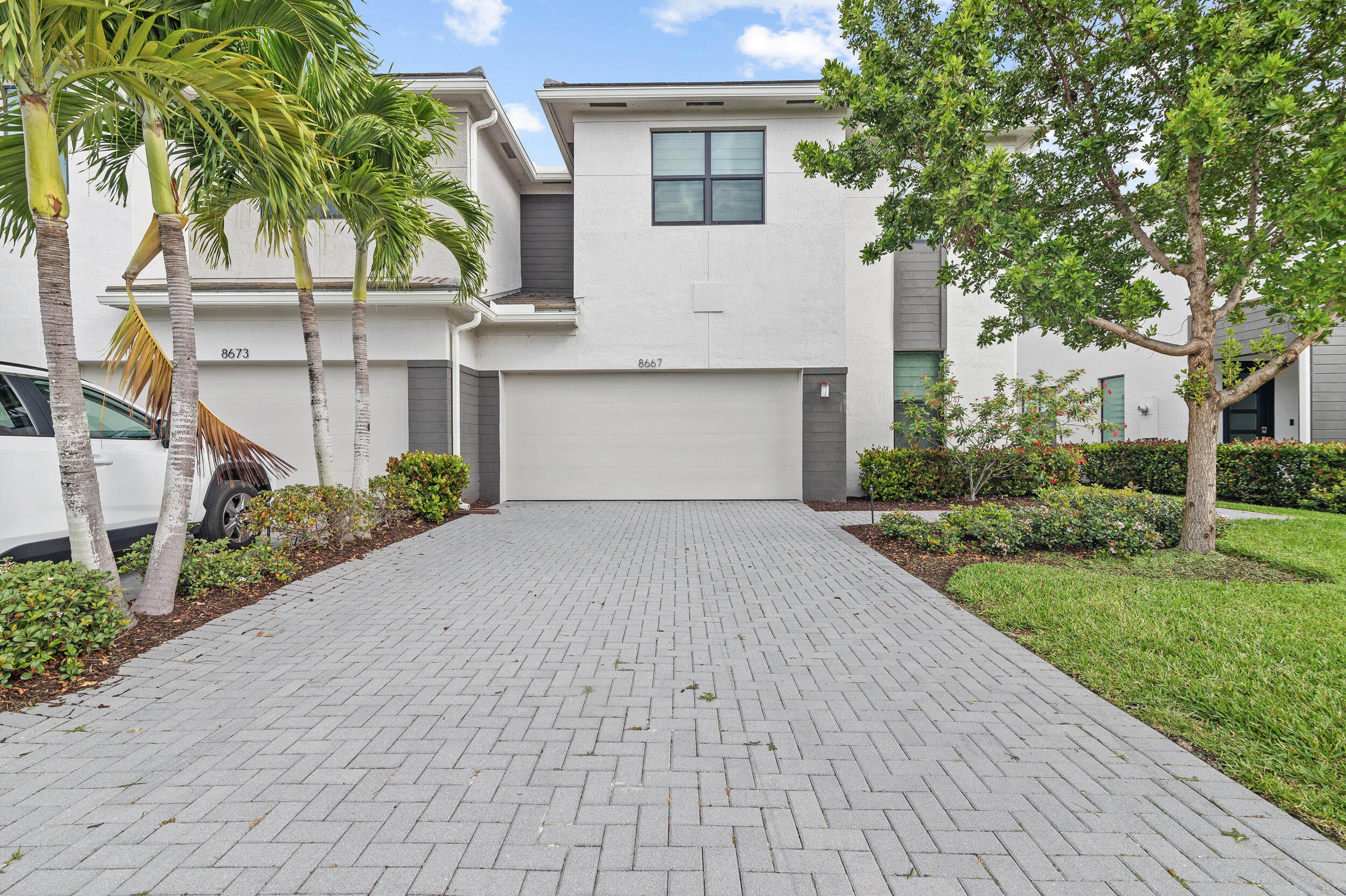 Property for Sale at 8667 Corvus Drive, Lake Worth, Palm Beach County, Florida - Bedrooms: 3 
Bathrooms: 2.5  - $599,000