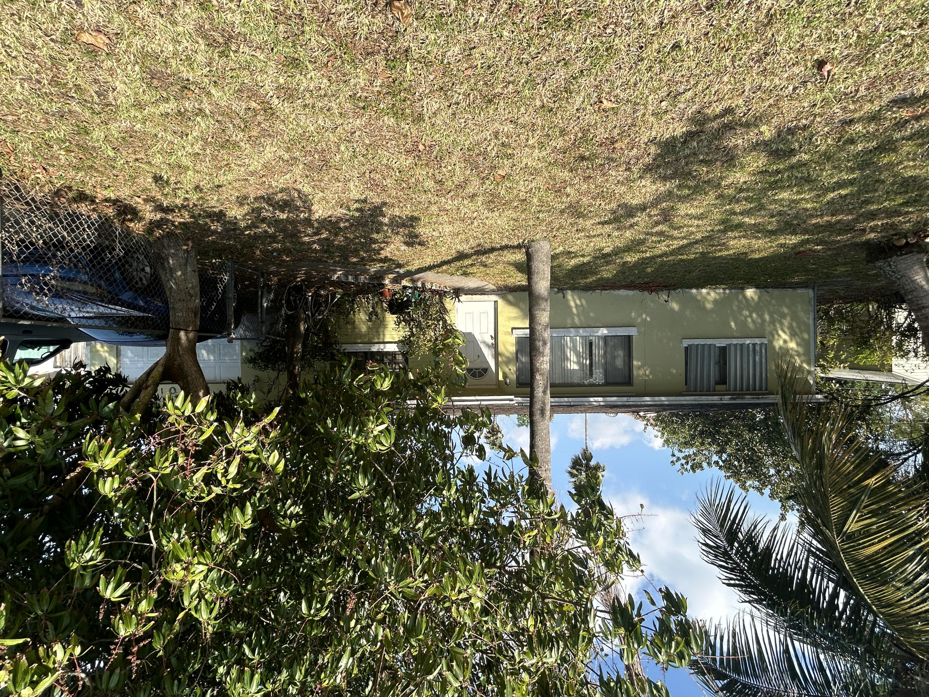 Property for Sale at 2201 W Carol Circle, West Palm Beach, Palm Beach County, Florida - Bedrooms: 3 
Bathrooms: 3  - $395,000