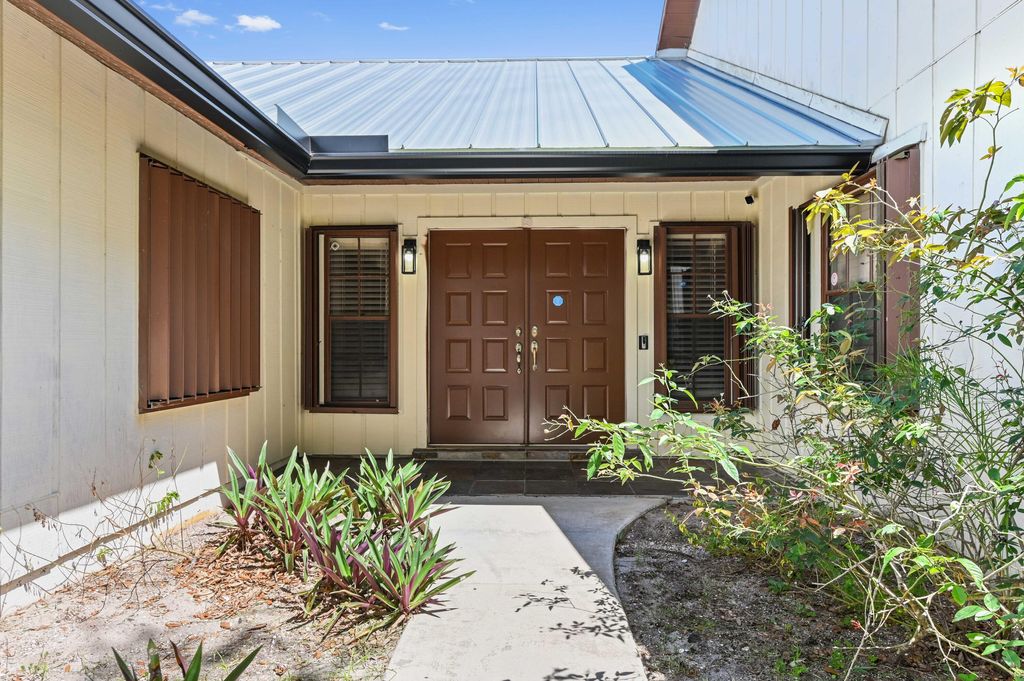 Photo of 9227 SE Gettysburg Court, Hobe Sound, FL 33455 (MLS # RX-11127377)