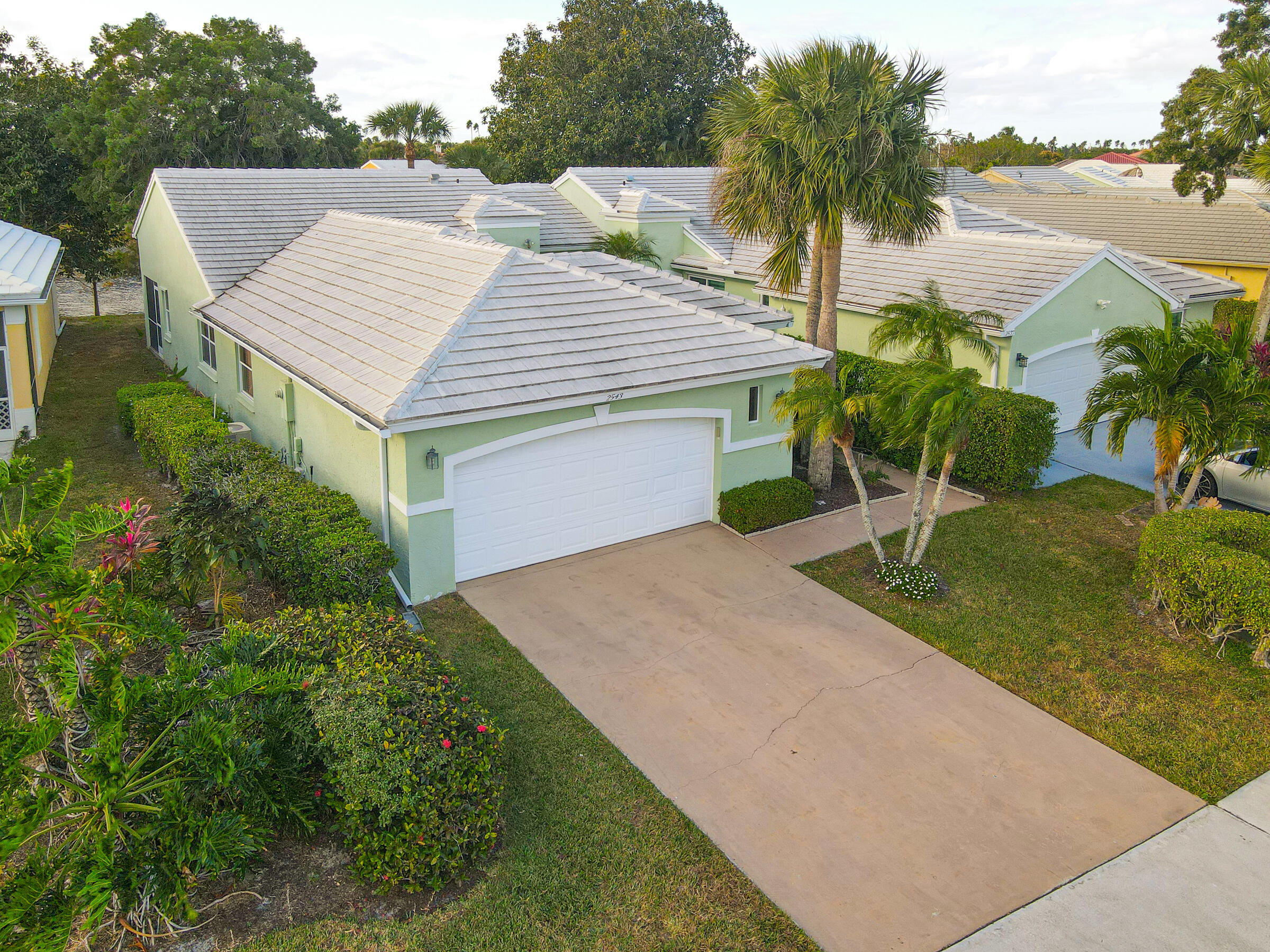 Property for Sale at 2543 Country Golf Drive, Wellington, Palm Beach County, Florida - Bedrooms: 3 
Bathrooms: 2  - $520,000