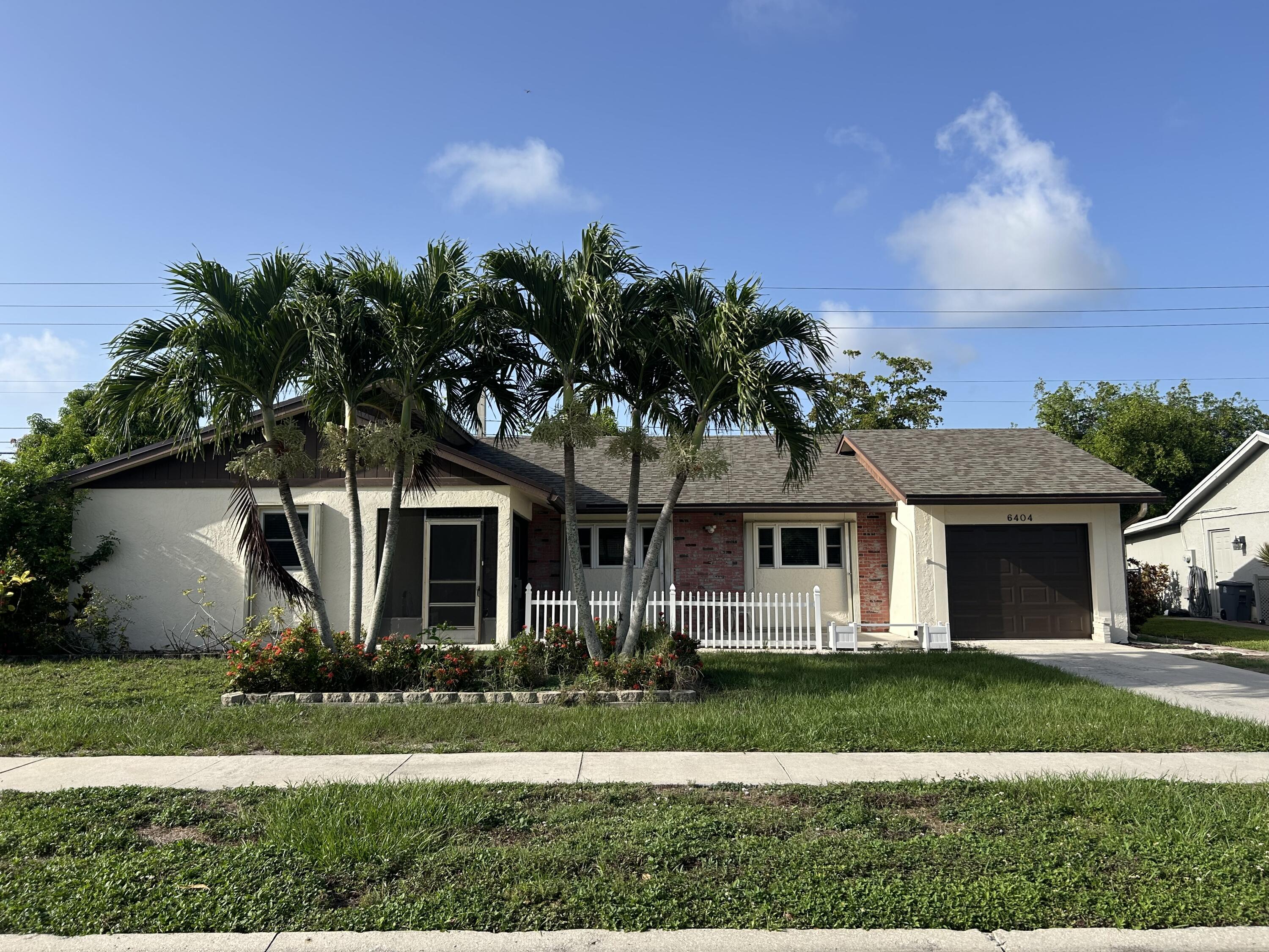 Property for Sale at 6404 Moonstone Way, Delray Beach, Palm Beach County, Florida - Bedrooms: 2 
Bathrooms: 2  - $379,000