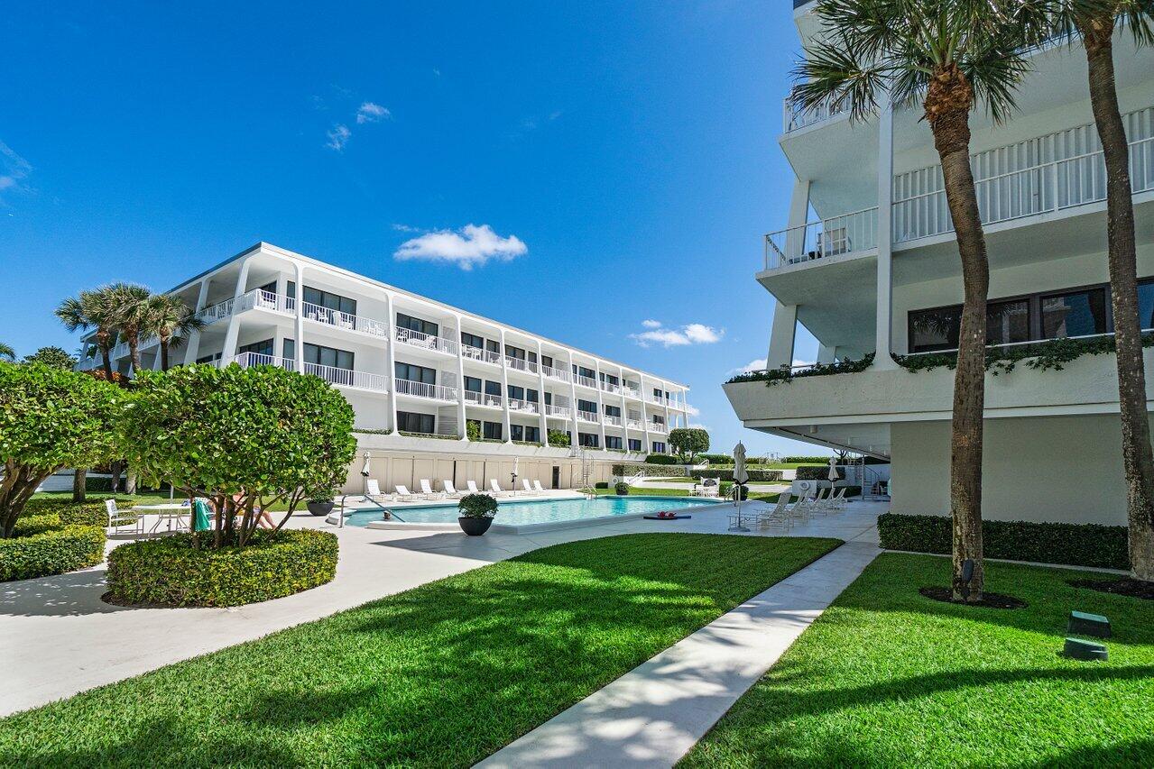 2275 S Ocean Boulevard 304N, Palm Beach, Palm Beach County, Florida - 2 Bedrooms  
2.5 Bathrooms - 