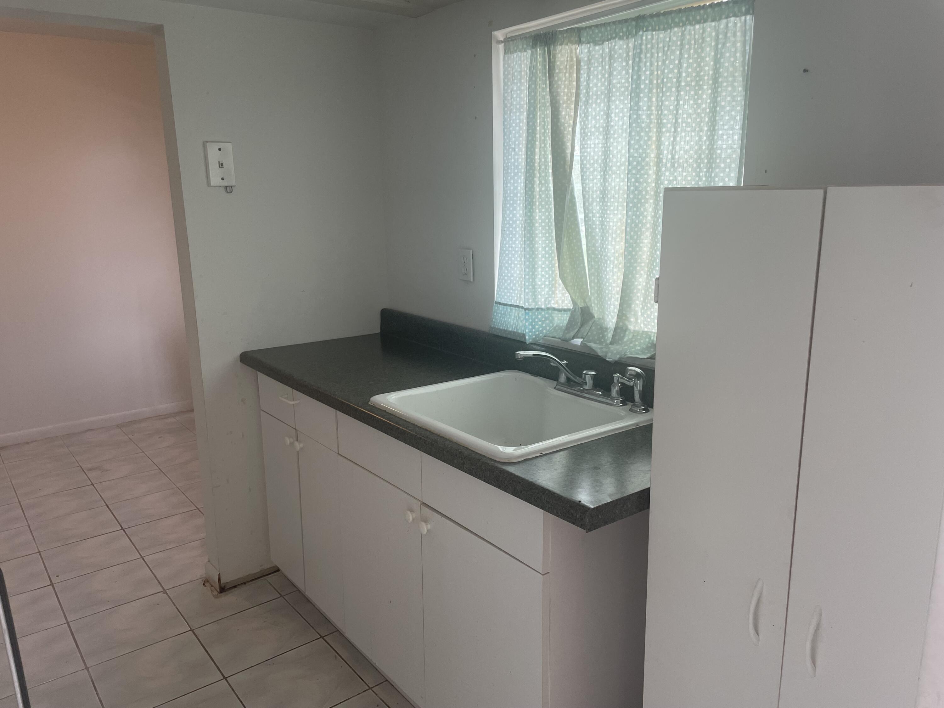Property for Sale at 20 Golfs Edge E, West Palm Beach, Palm Beach County, Florida - Bedrooms: 1 
Bathrooms: 1.5  - $89,000