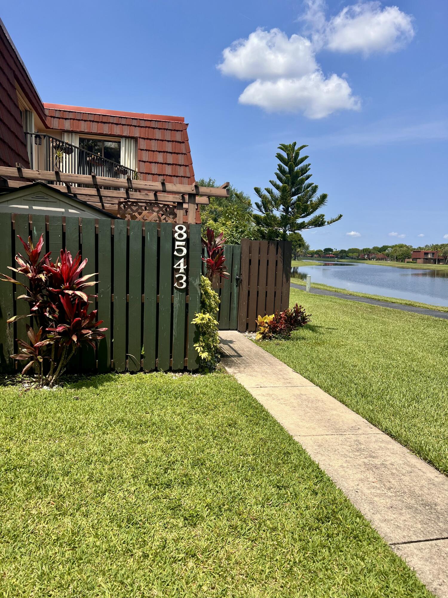 8543 Boca Rio Drive, Boca Raton, Palm Beach County, Florida - 3 Bedrooms  
2.5 Bathrooms - 