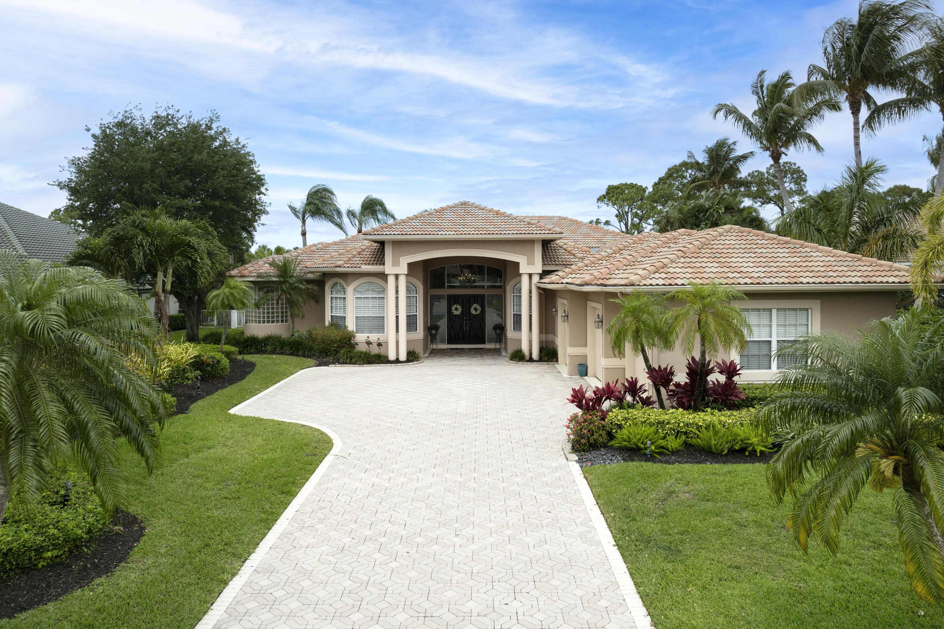Photo 1 of 8227 Lakeview Drive, West Palm Beach, Florida, $1,598,088, Web #: 10978011