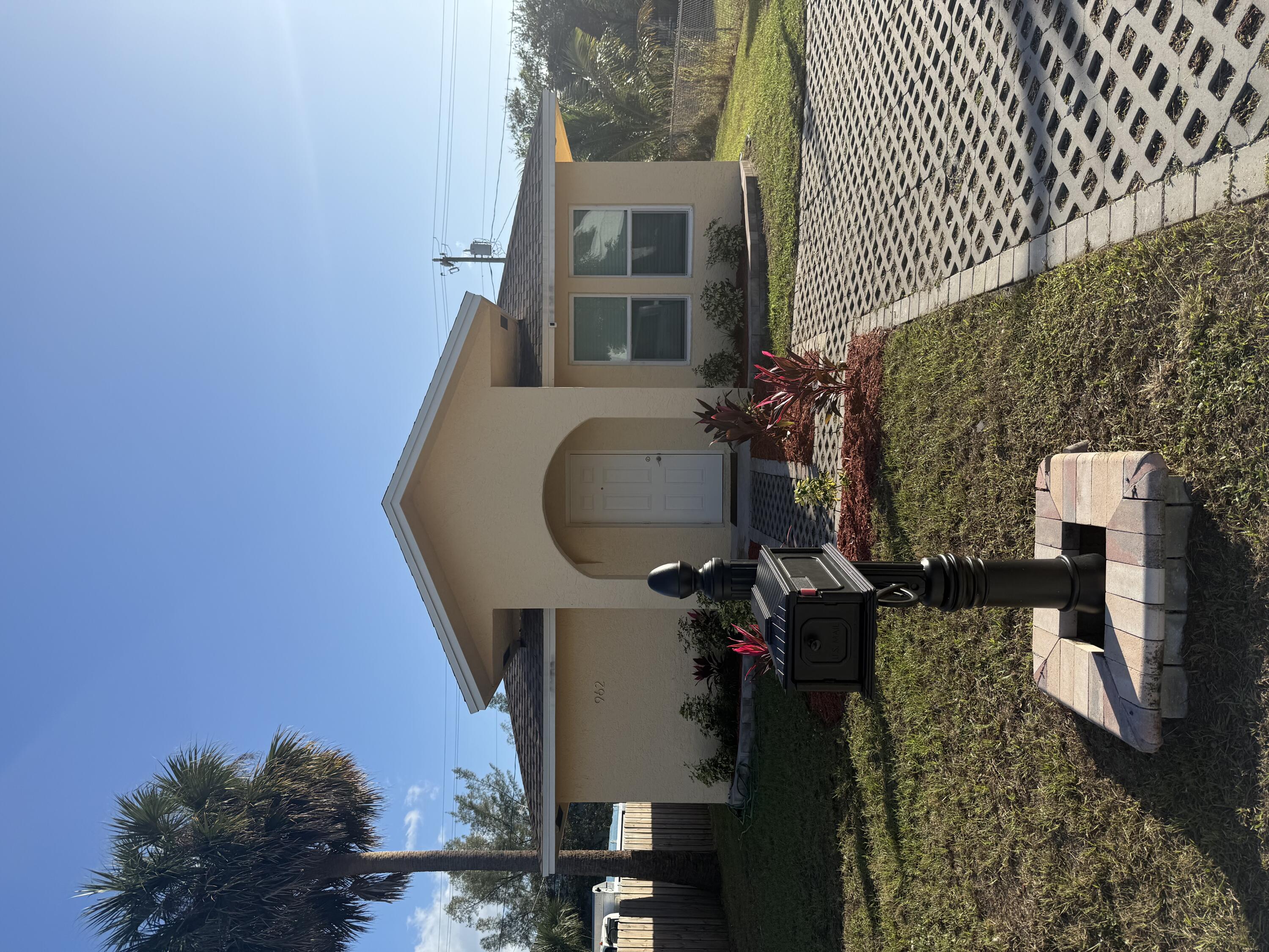 962 29th Street, West Palm Beach, Palm Beach County, Florida - 4 Bedrooms  
2.5 Bathrooms - 