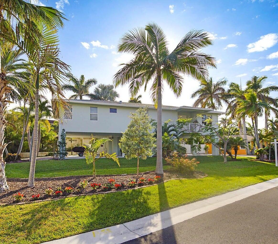Property for Sale at 2510 N Lake Drive N Drive, Boynton Beach, Palm Beach County, Florida - Bedrooms: 3 
Bathrooms: 3  - $1,375,000