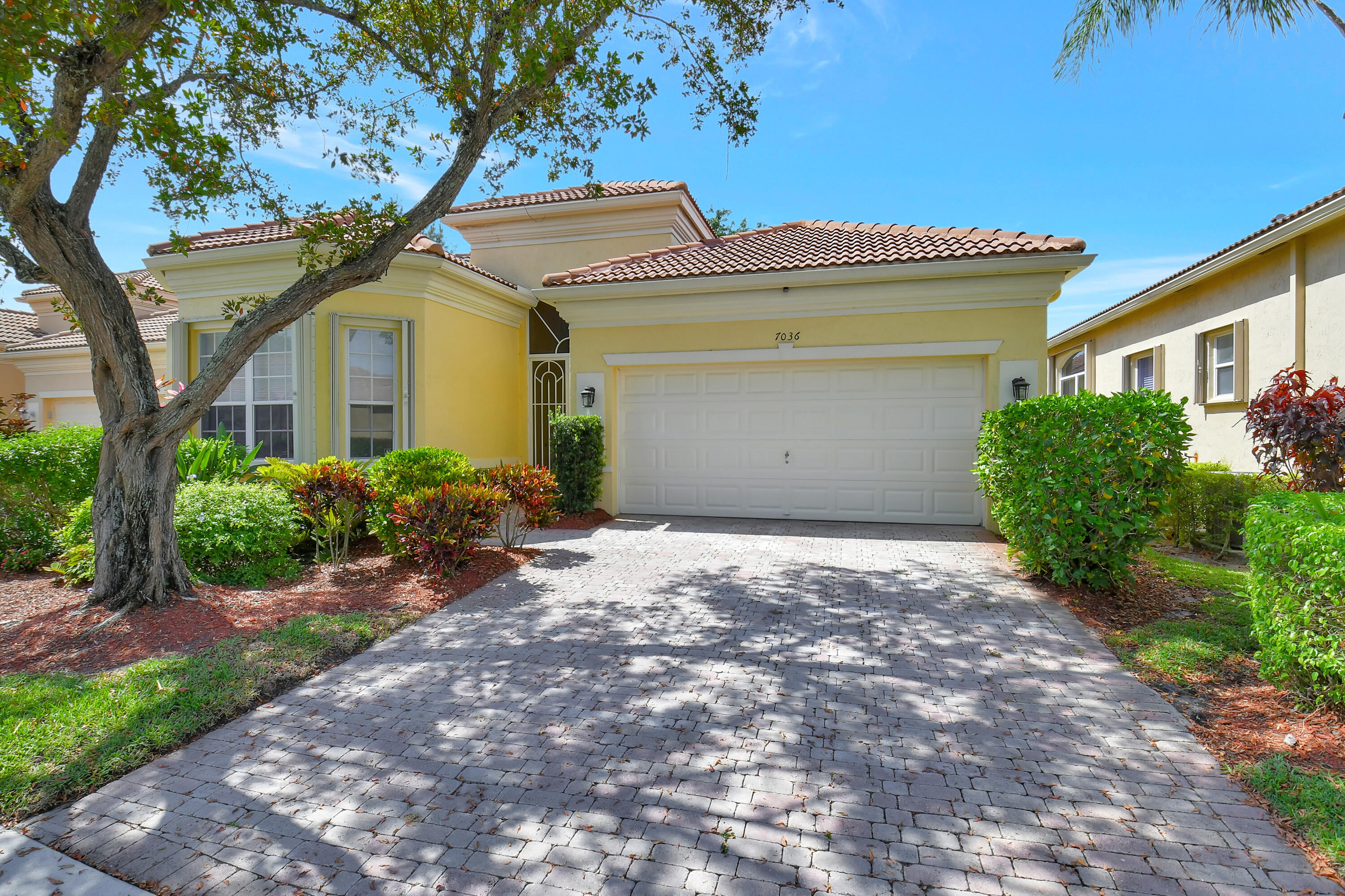 Property for Sale at 7036 Vivaldi Lane, Delray Beach, Palm Beach County, Florida - Bedrooms: 2 
Bathrooms: 2  - $610,000