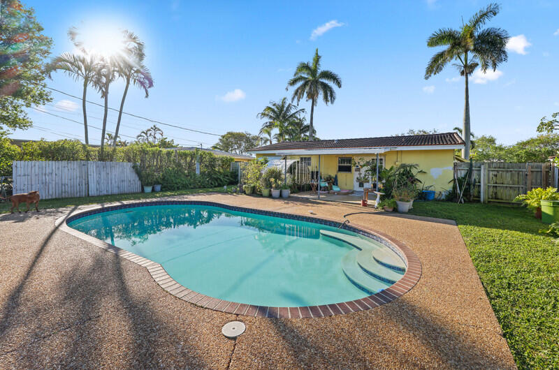411 Sw 2nd Street, Boca Raton, Palm Beach County, Florida - 2 Bedrooms  
2 Bathrooms - 