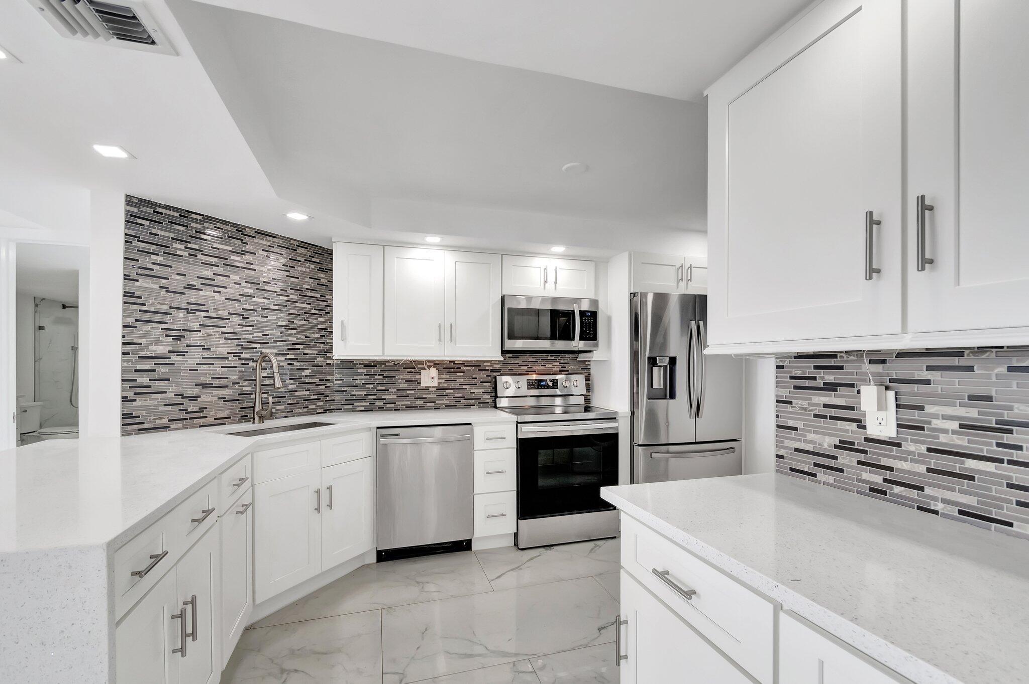 Property for Sale at 2400 Presidential Way 1903, West Palm Beach, Palm Beach County, Florida - Bedrooms: 2 
Bathrooms: 2  - $446,000