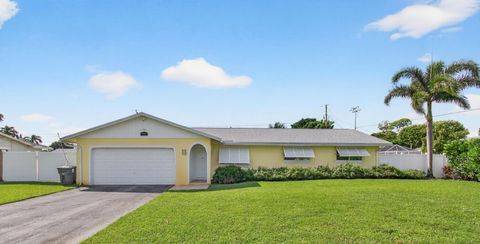 Photo of 4712 Ellwood Drive, Delray Beach, FL 33445 (MLS # RX-11129670)