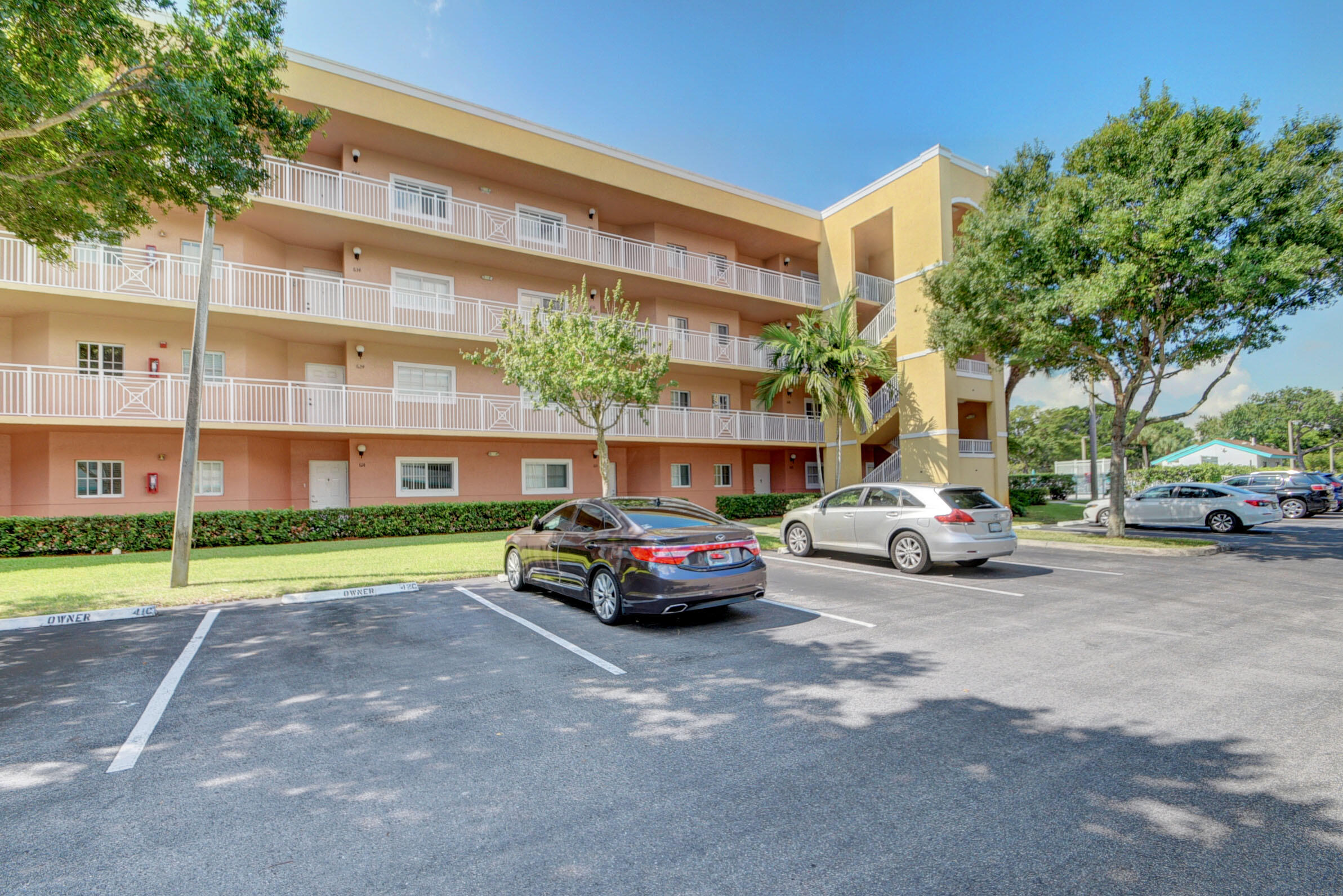Property for Sale at 4723 E Lucerne Lakes Boulevard 626, Lake Worth, Palm Beach County, Florida - Bedrooms: 3 
Bathrooms: 2  - $204,999