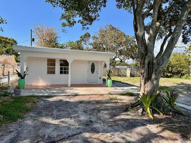 Property for Sale at 1134 Peak Road, Lake Worth, Palm Beach County, Florida - Bedrooms: 2 
Bathrooms: 2  - $319,000