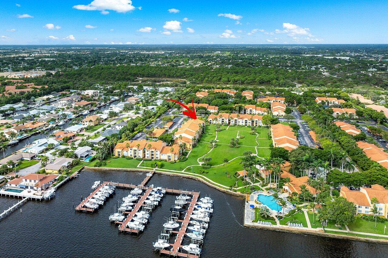 157 Yacht Club Way 101, Hypoluxo, Palm Beach County, Florida - 2 Bedrooms  
1.5 Bathrooms - 