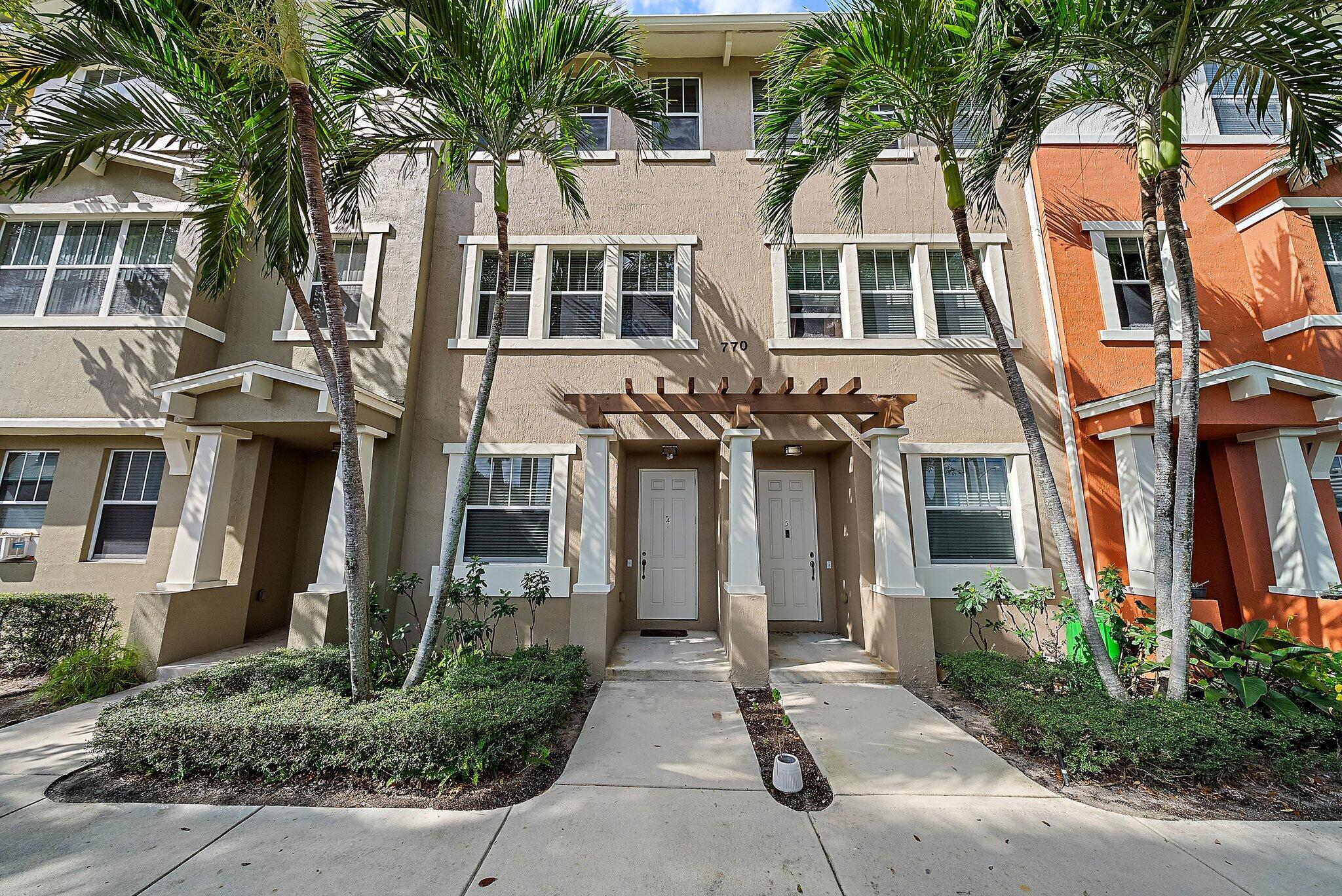 770 Millbrae Court 4, West Palm Beach, Palm Beach County, Florida - 2 Bedrooms  
2.5 Bathrooms - 