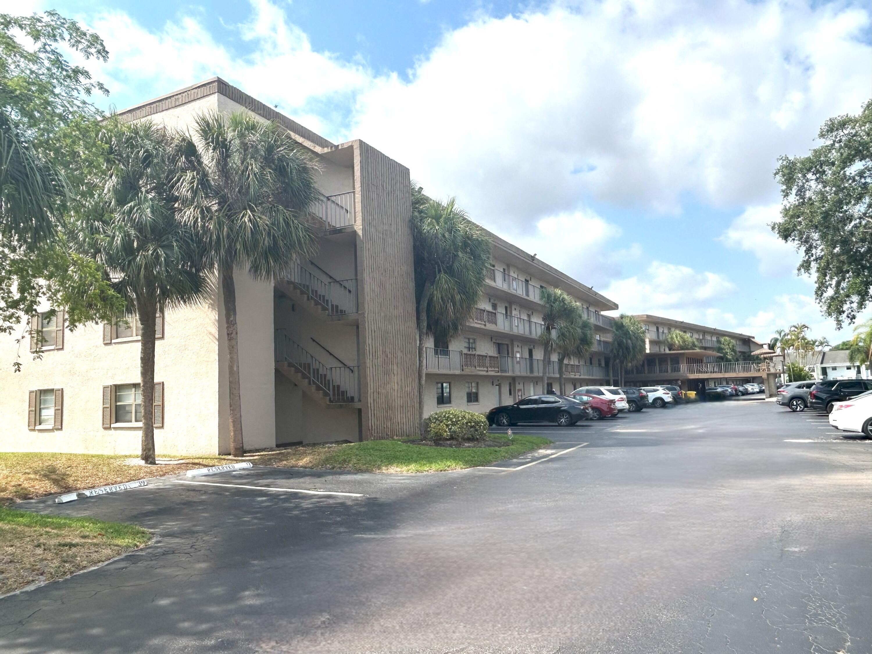 Property for Sale at 9300 Sw 8th Street 216, Boca Raton, Palm Beach County, Florida - Bedrooms: 1 
Bathrooms: 1.5  - $179,900