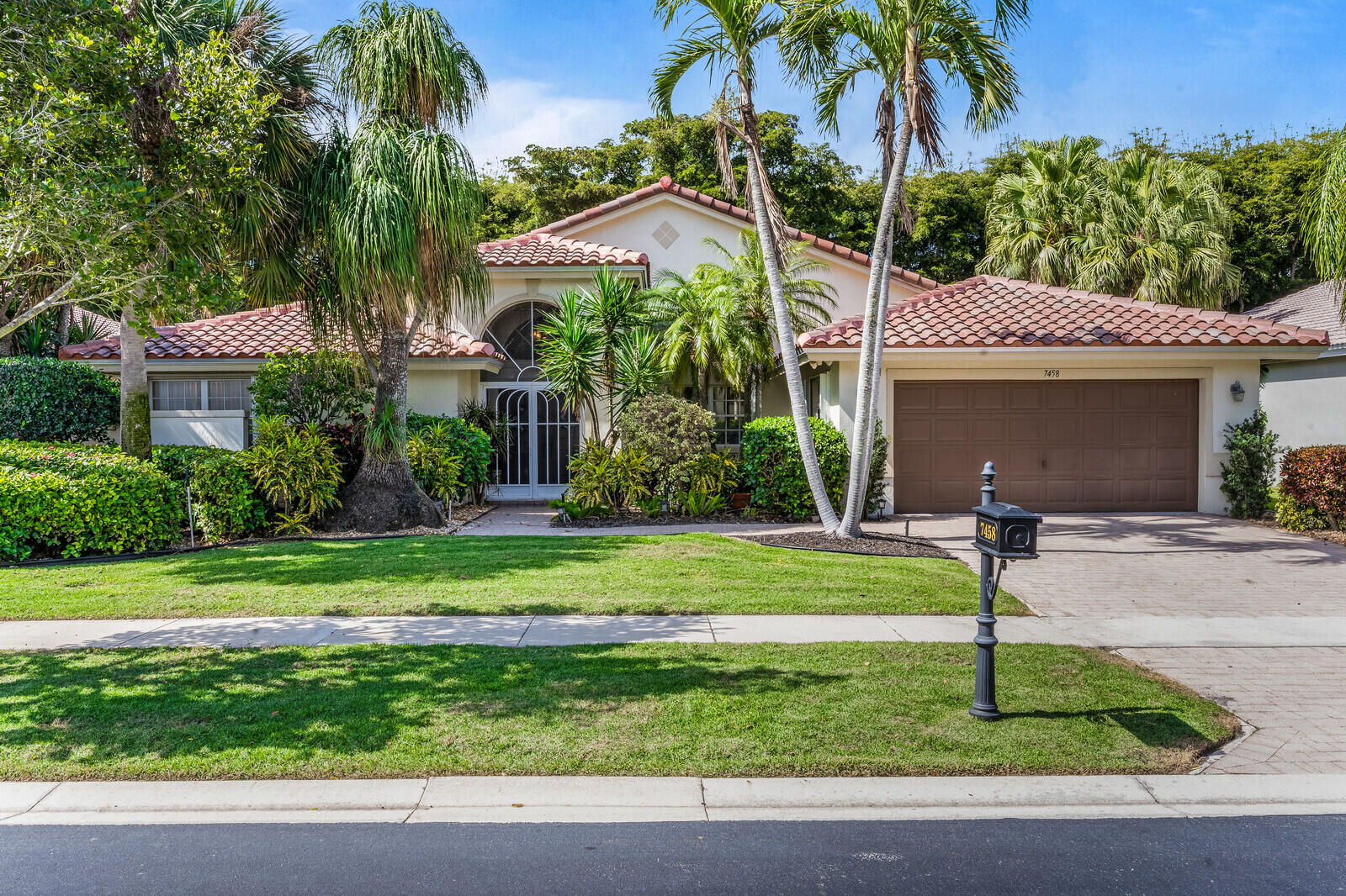 Property for Sale at 7458 Falls Road, Boynton Beach, Palm Beach County, Florida - Bedrooms: 3 
Bathrooms: 2.5  - $575,000